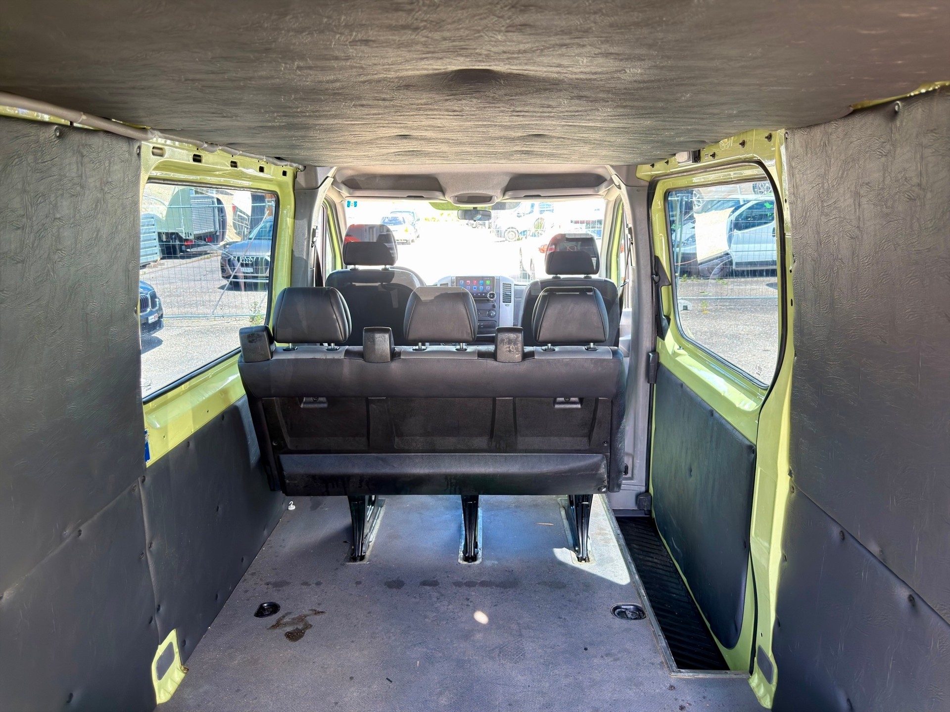 VW Crafter 35 2.0 TDI 5 Plätze, Navi + Kamera + AHK-image-12