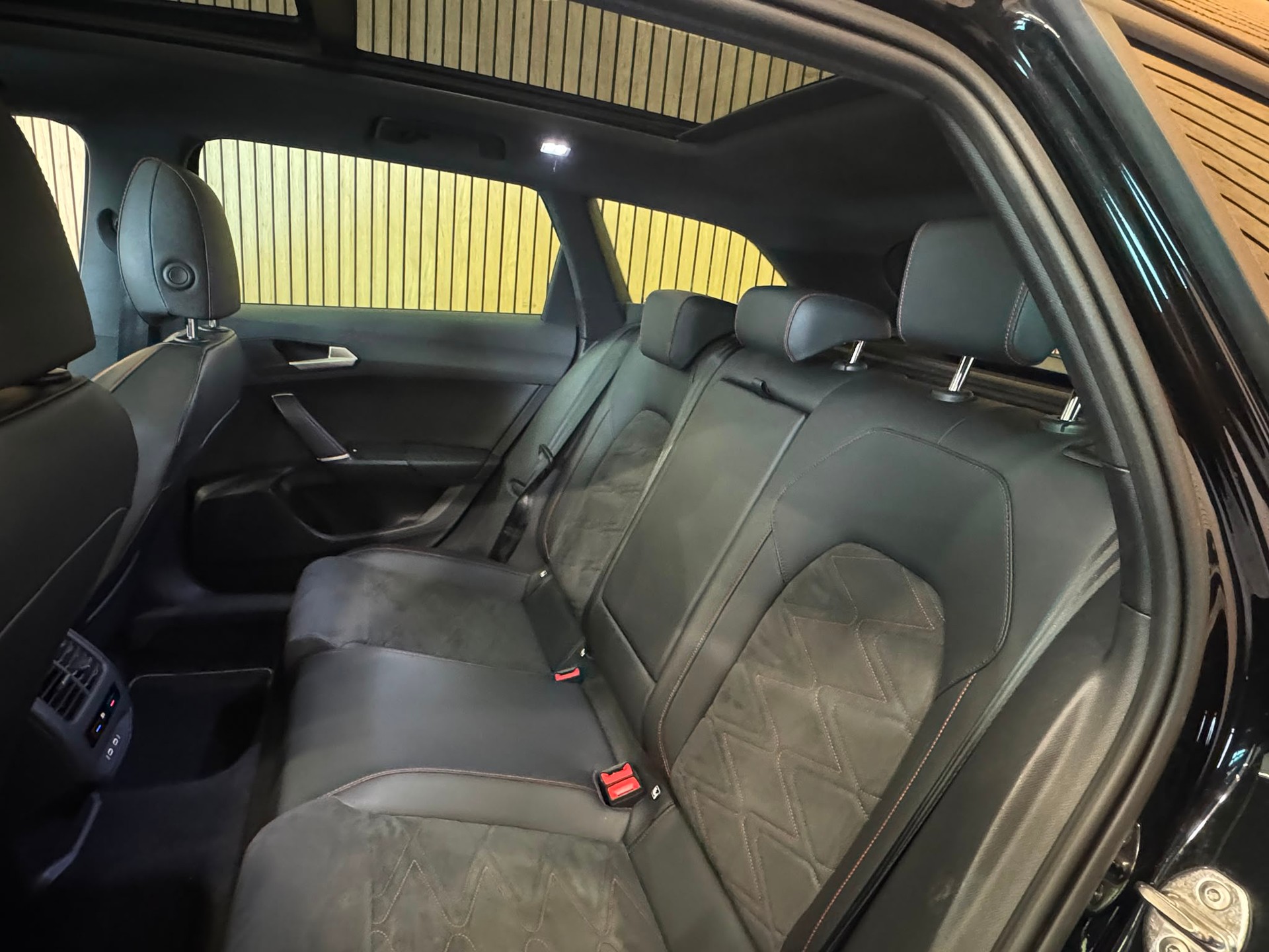 SEAT Leon ST 1.5 eTSI mHEV DSG Hola FR-image-31