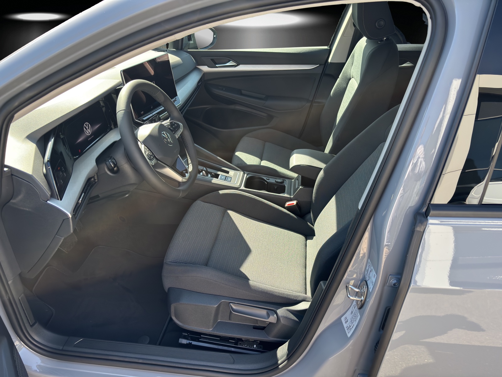 VW Golf 1.5 e TSI mHEV Value DSG-image-9