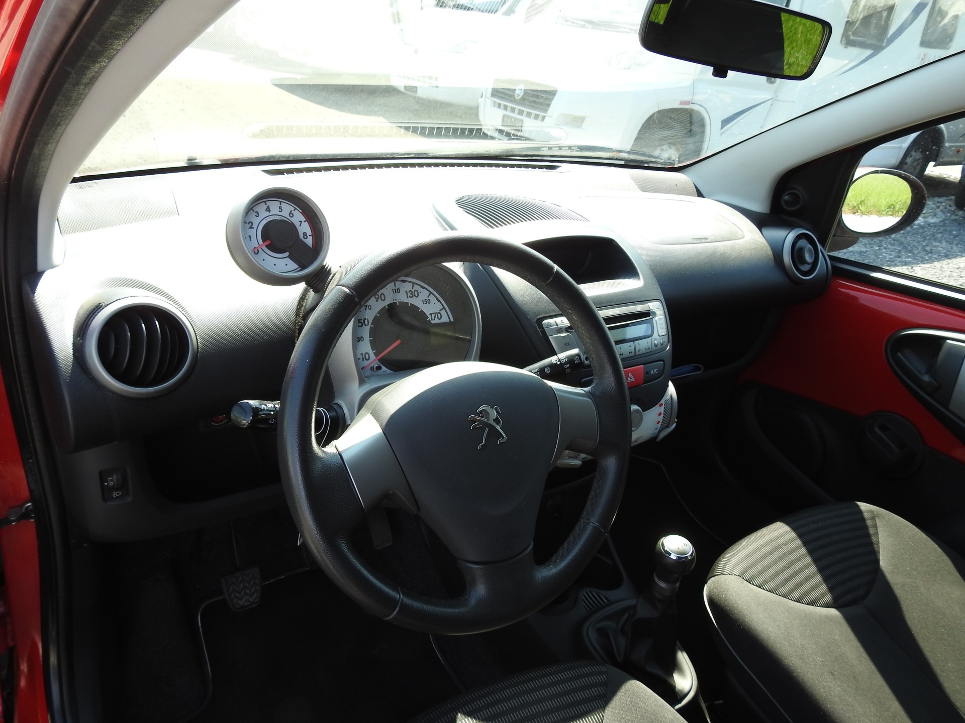 PEUGEOT 107 1.0 Active-image-11