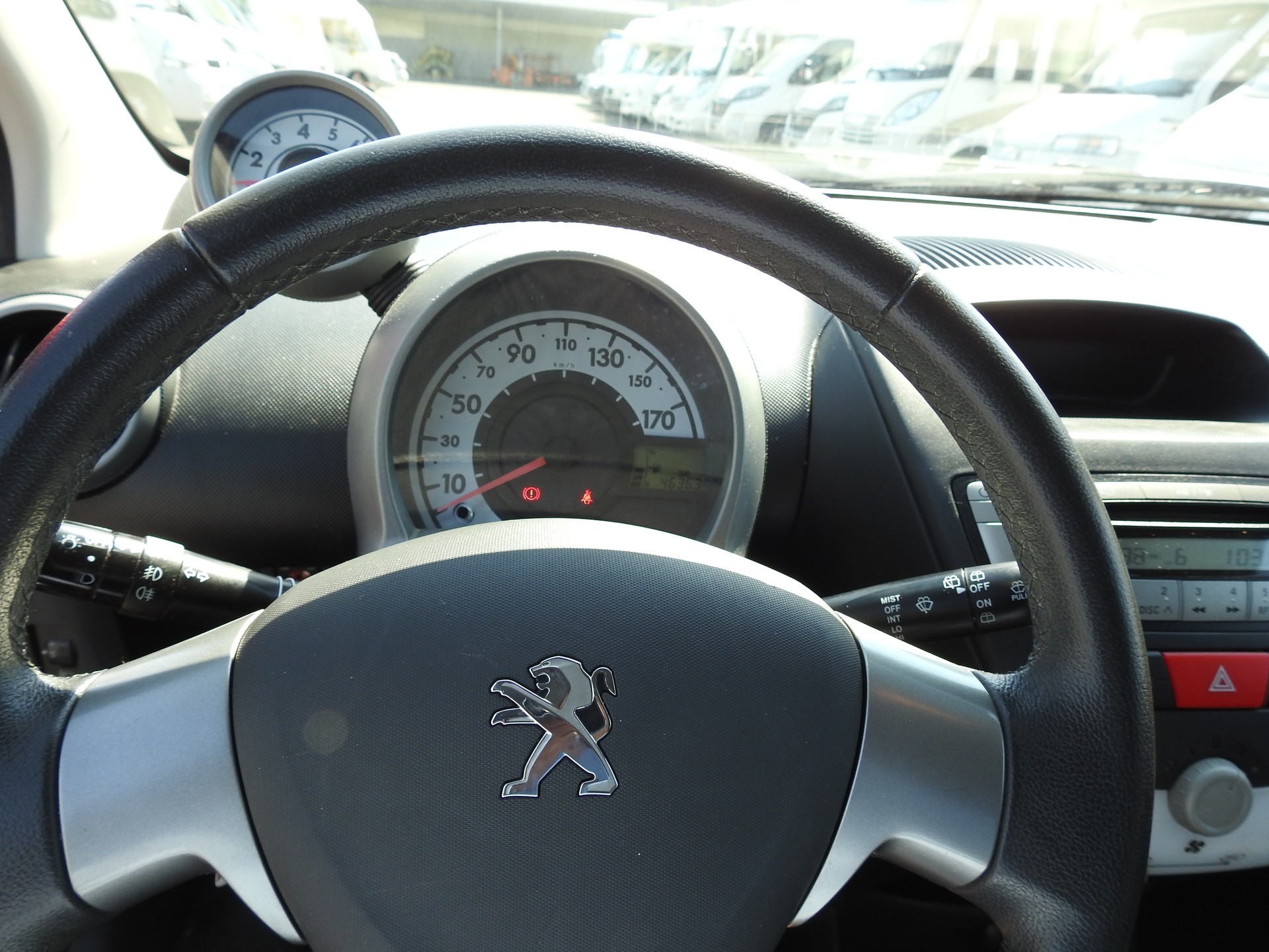 PEUGEOT 107 1.0 Active-image-24