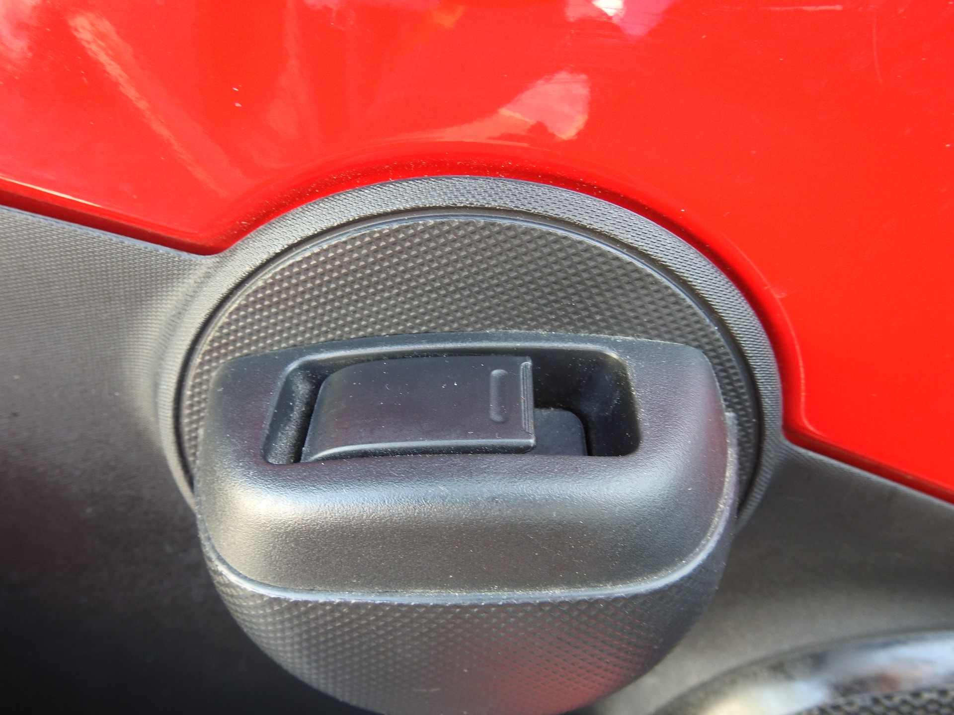 PEUGEOT 107 1.0 Active-image-21