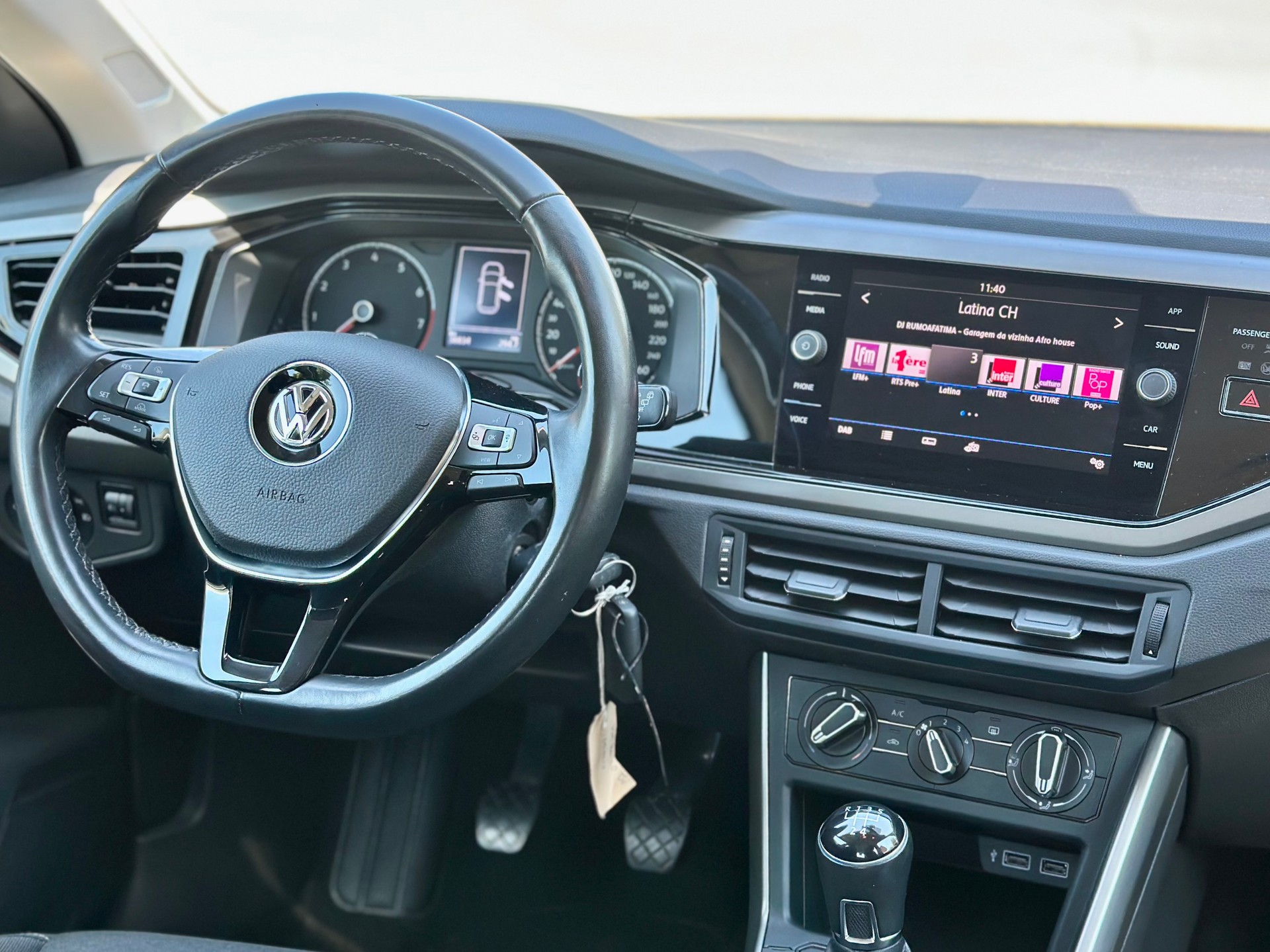 VW Polo 1.0 TSI BMT Comfortline-image-11