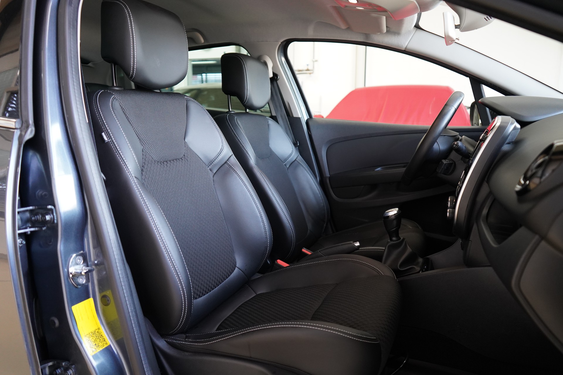 RENAULT Clio 0.9 12V Intens-image-21