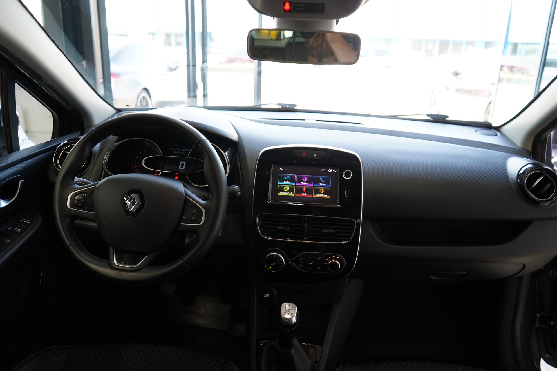 RENAULT Clio 0.9 12V Intens-image-19