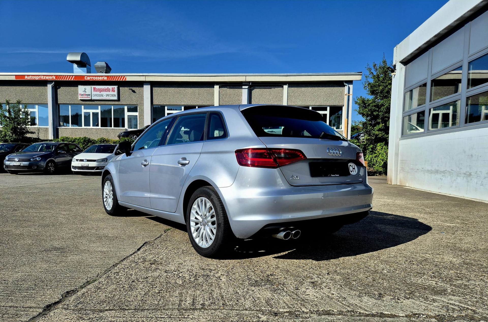 AUDI 1.8 T FSI Ambiente S-Tronic-image-2