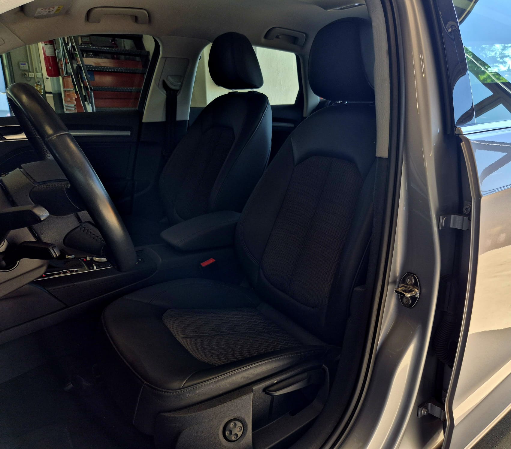 AUDI 1.8 T FSI Ambiente S-Tronic-image-4