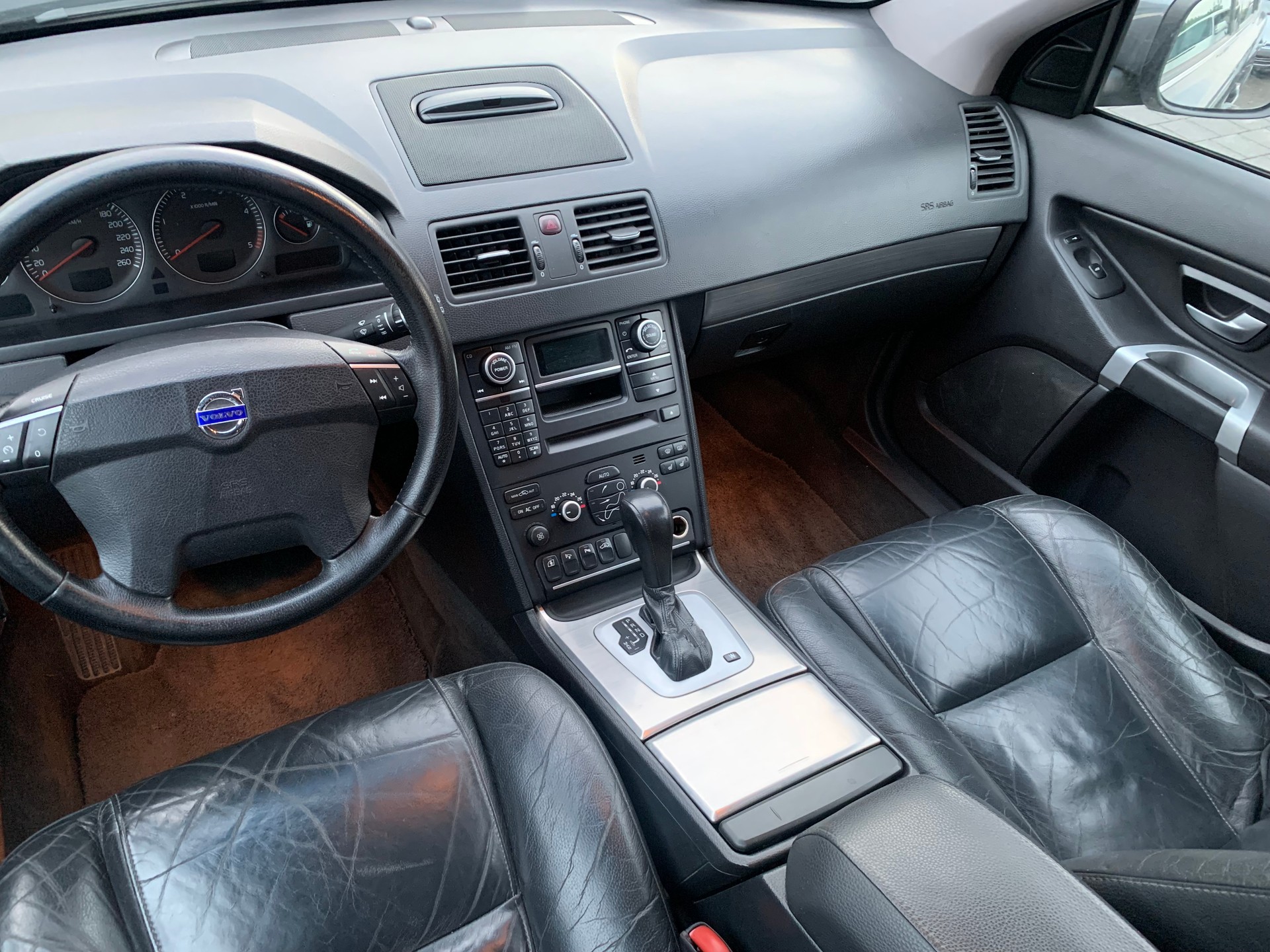 VOLVO XC90 D5 AWD Summum-image-6