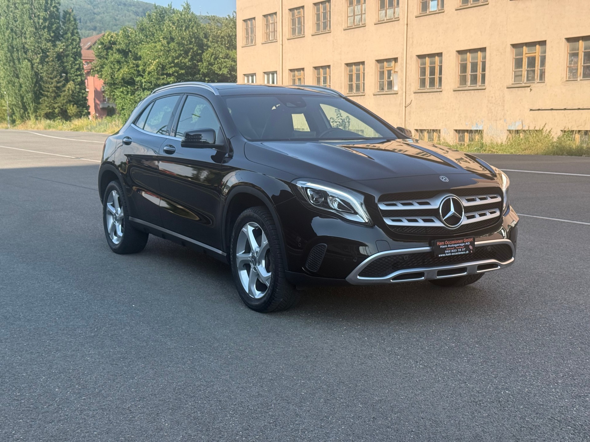 MERCEDES-BENZ GLA 250 Urban 4Matic 7G-DCT-image-4