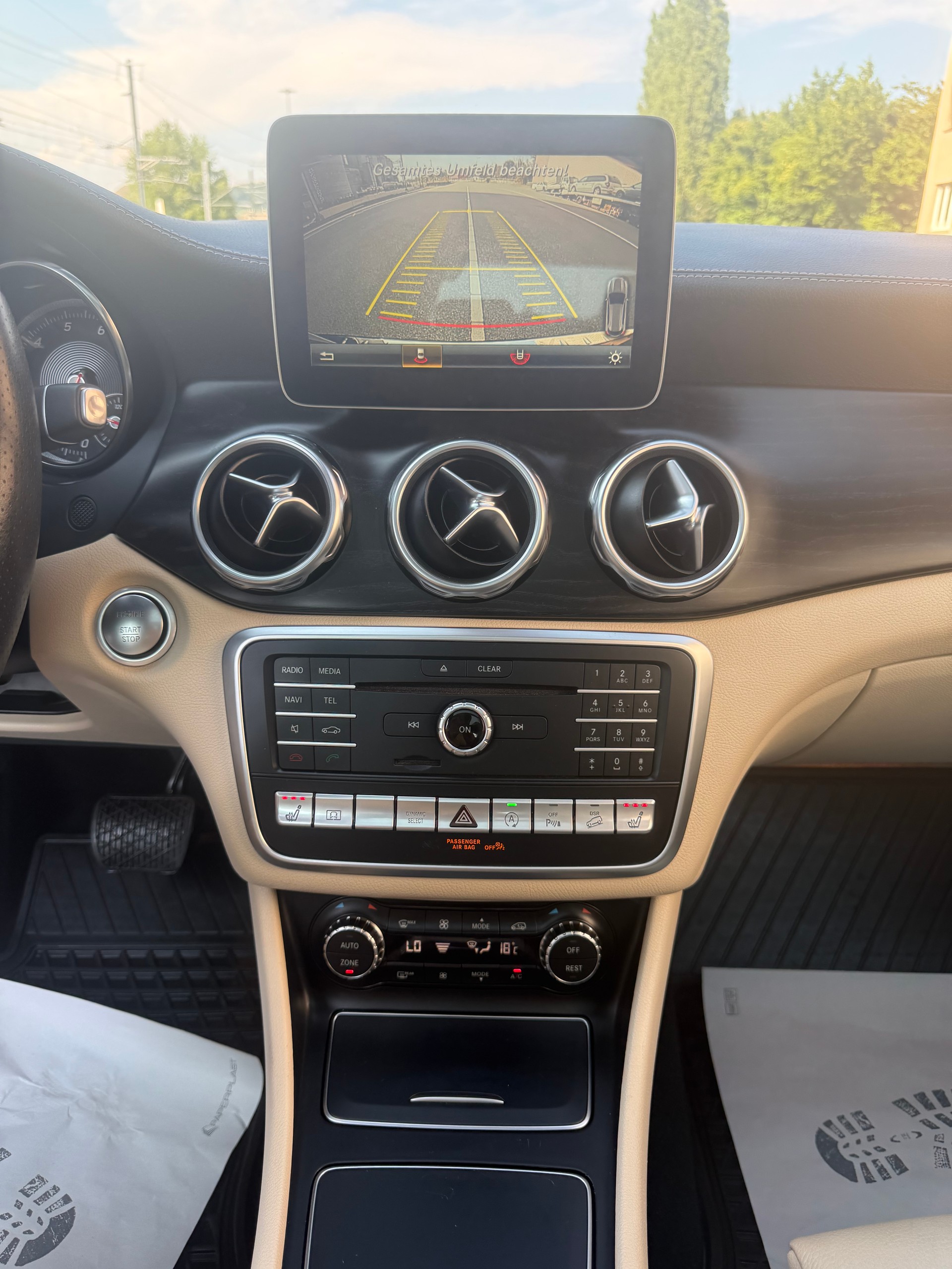 MERCEDES-BENZ GLA 250 Urban 4Matic 7G-DCT-image-7