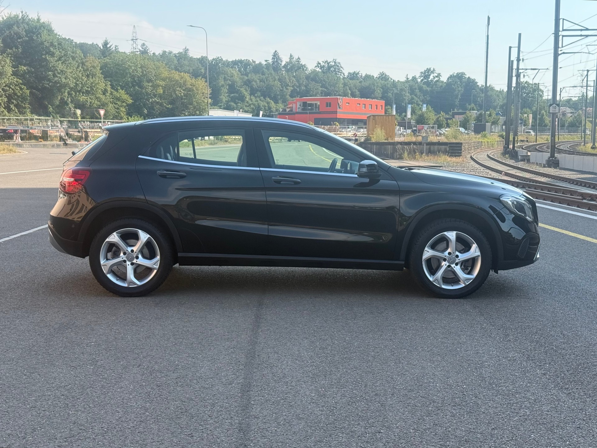 MERCEDES-BENZ GLA 250 Urban 4Matic 7G-DCT-image-3