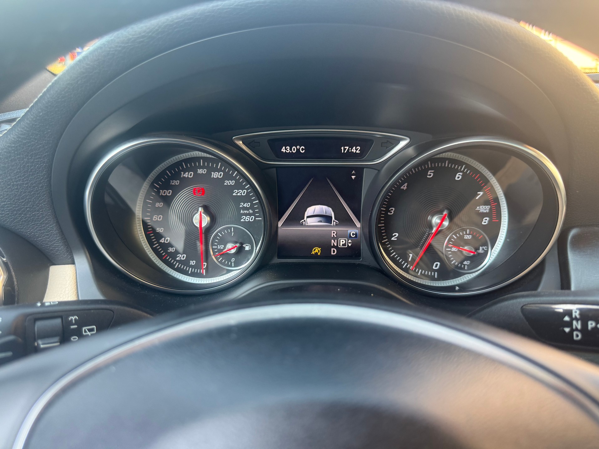 MERCEDES-BENZ GLA 250 Urban 4Matic 7G-DCT-image-8