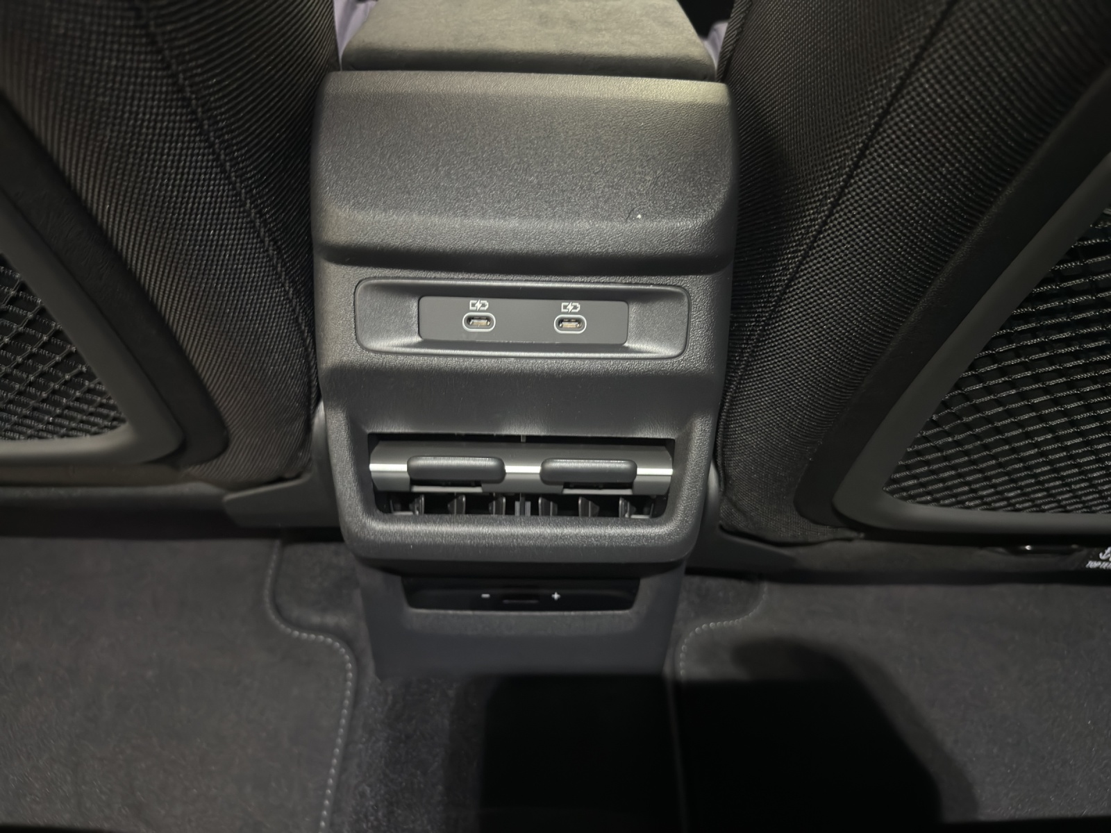 AUDI Q3 Sportback e-hybrid 200 kW S tronig-image-10