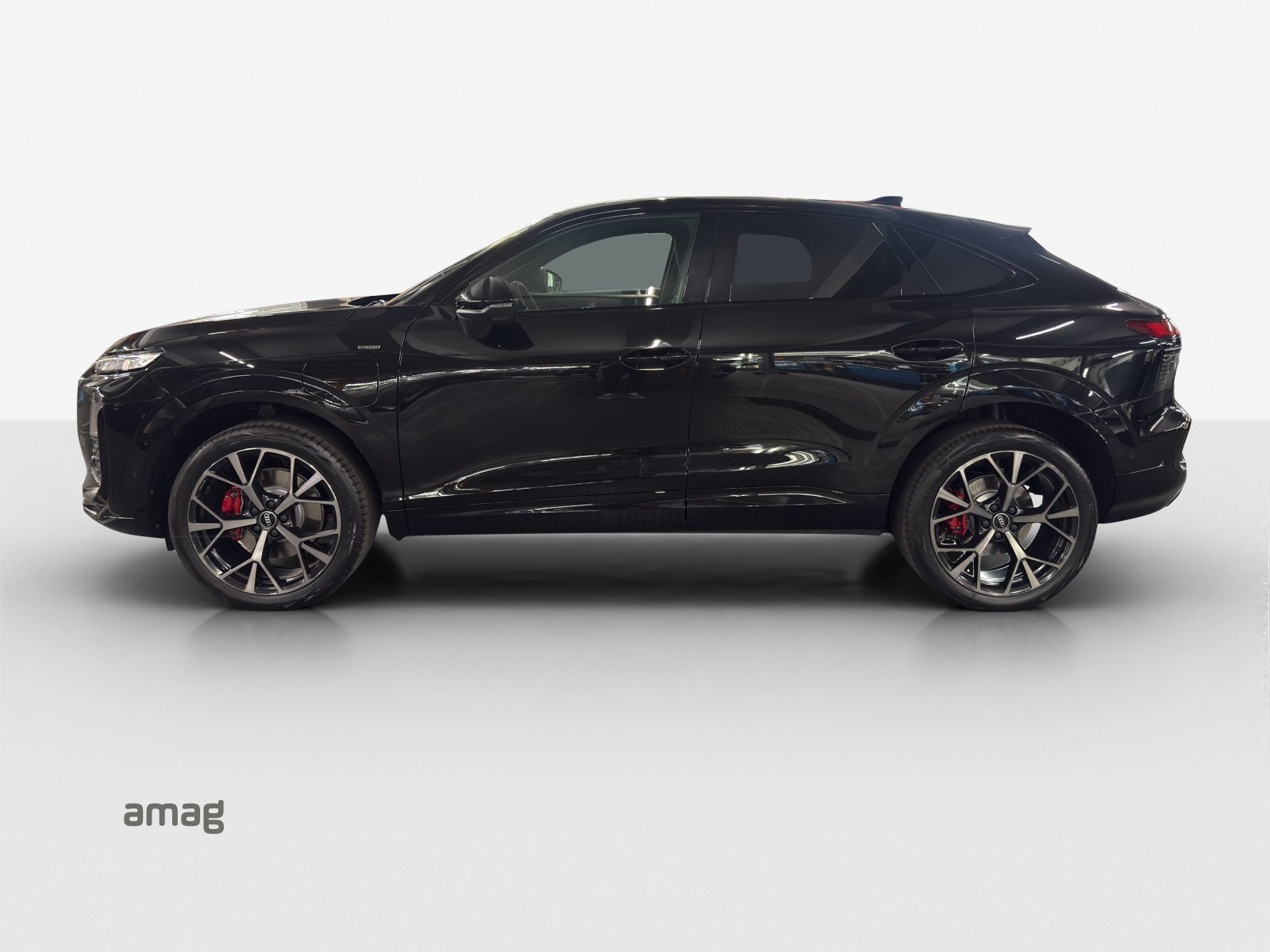 AUDI Q3 Sportback e-hybrid 200 kW S tronig-showroom-element-1