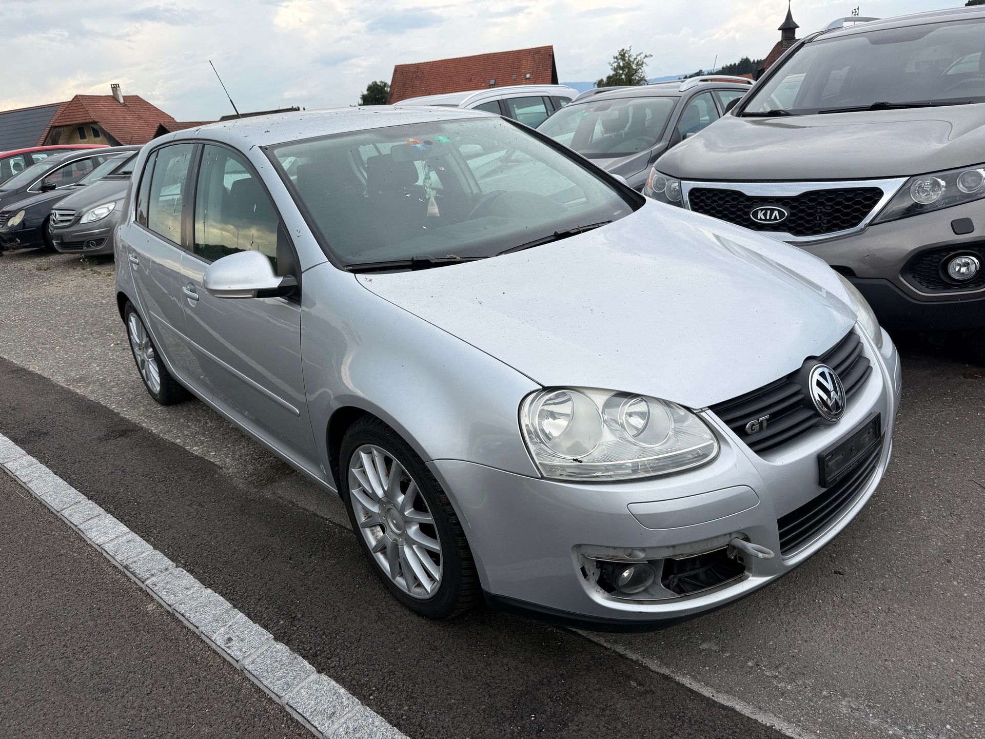 VW Golf 2.0 TDI GT-image-2