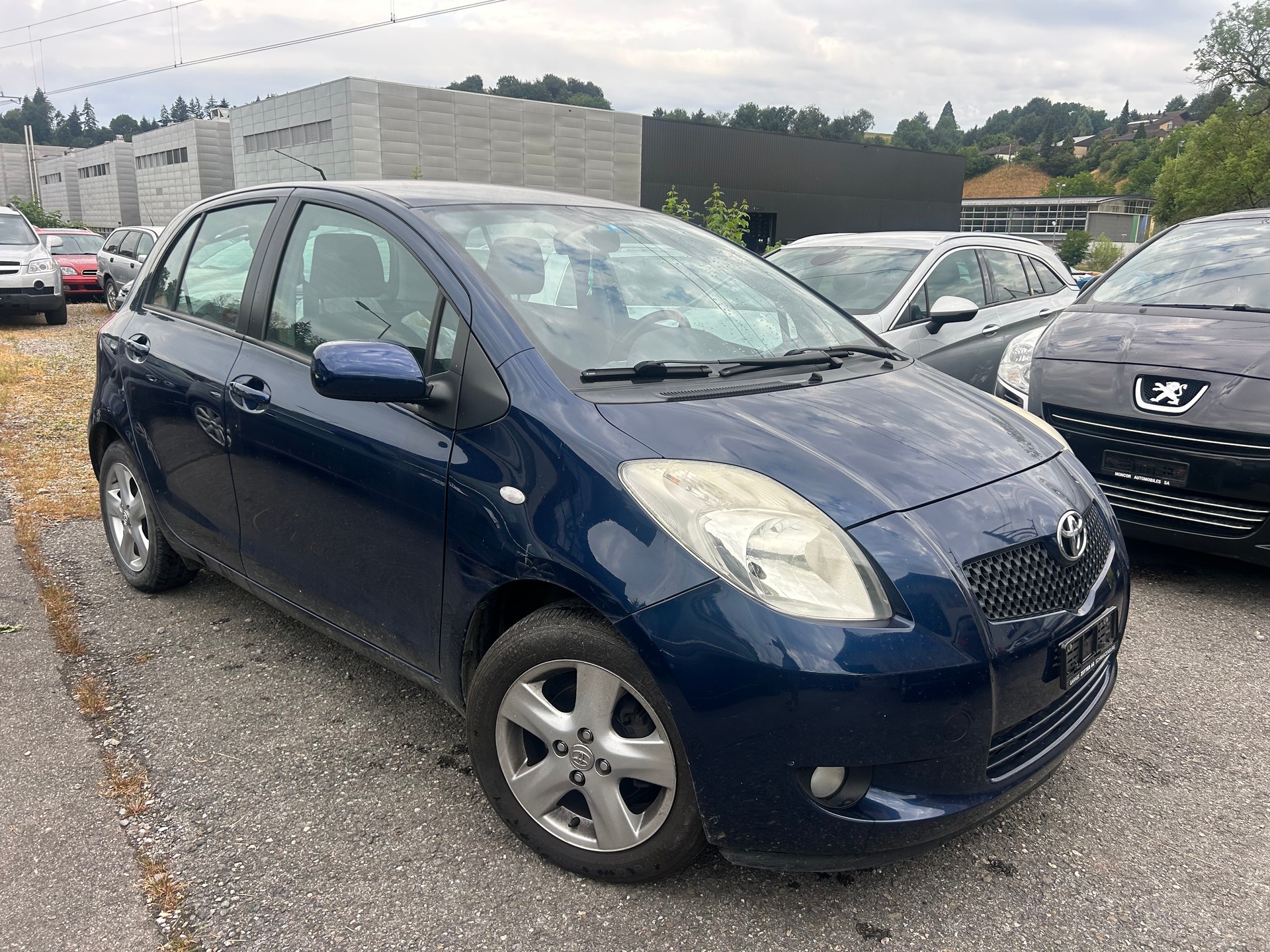 TOYOTA Yaris 1.3 Linea Sol-image-2