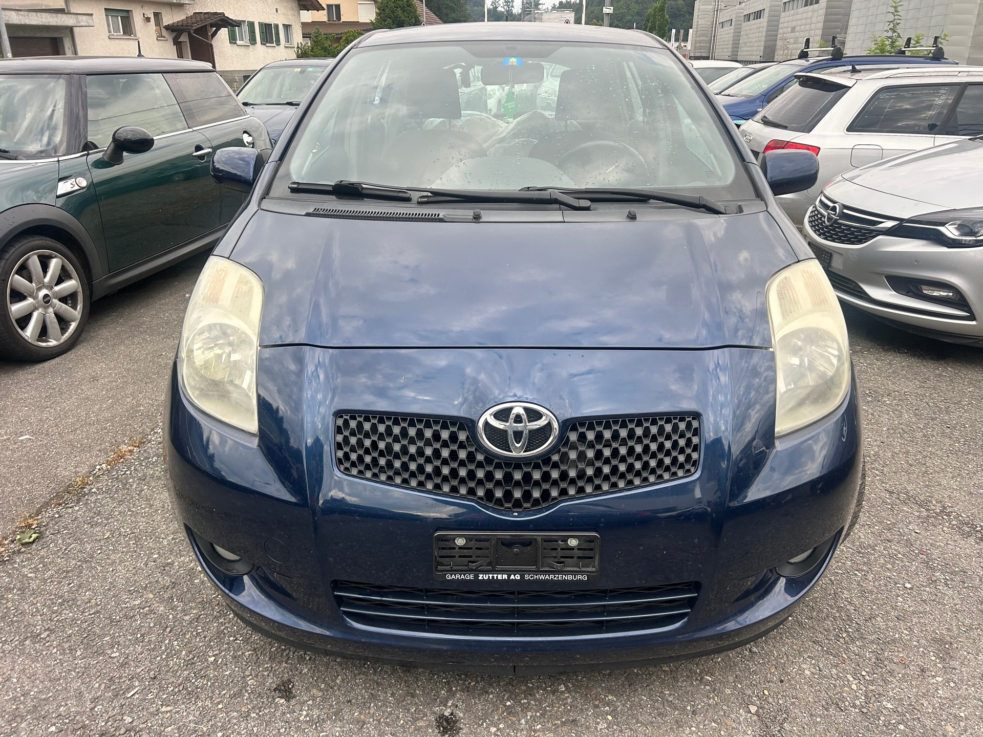 TOYOTA Yaris 1.3 Linea Sol-image-1