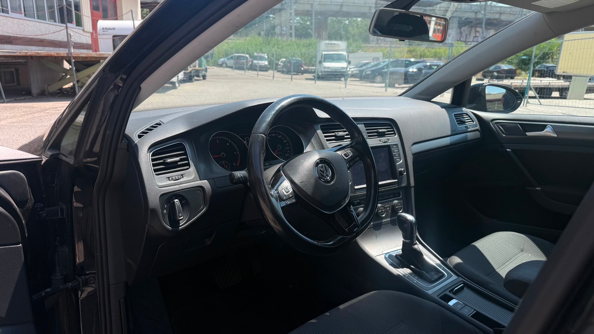VW Golf 2.0 TDI Highline DSG-image-10