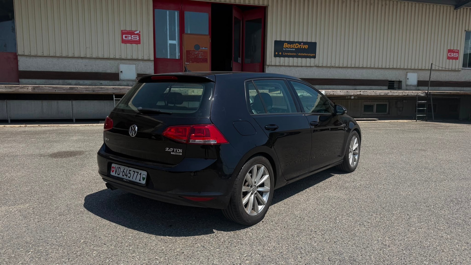 VW Golf 2.0 TDI Highline DSG-image-3