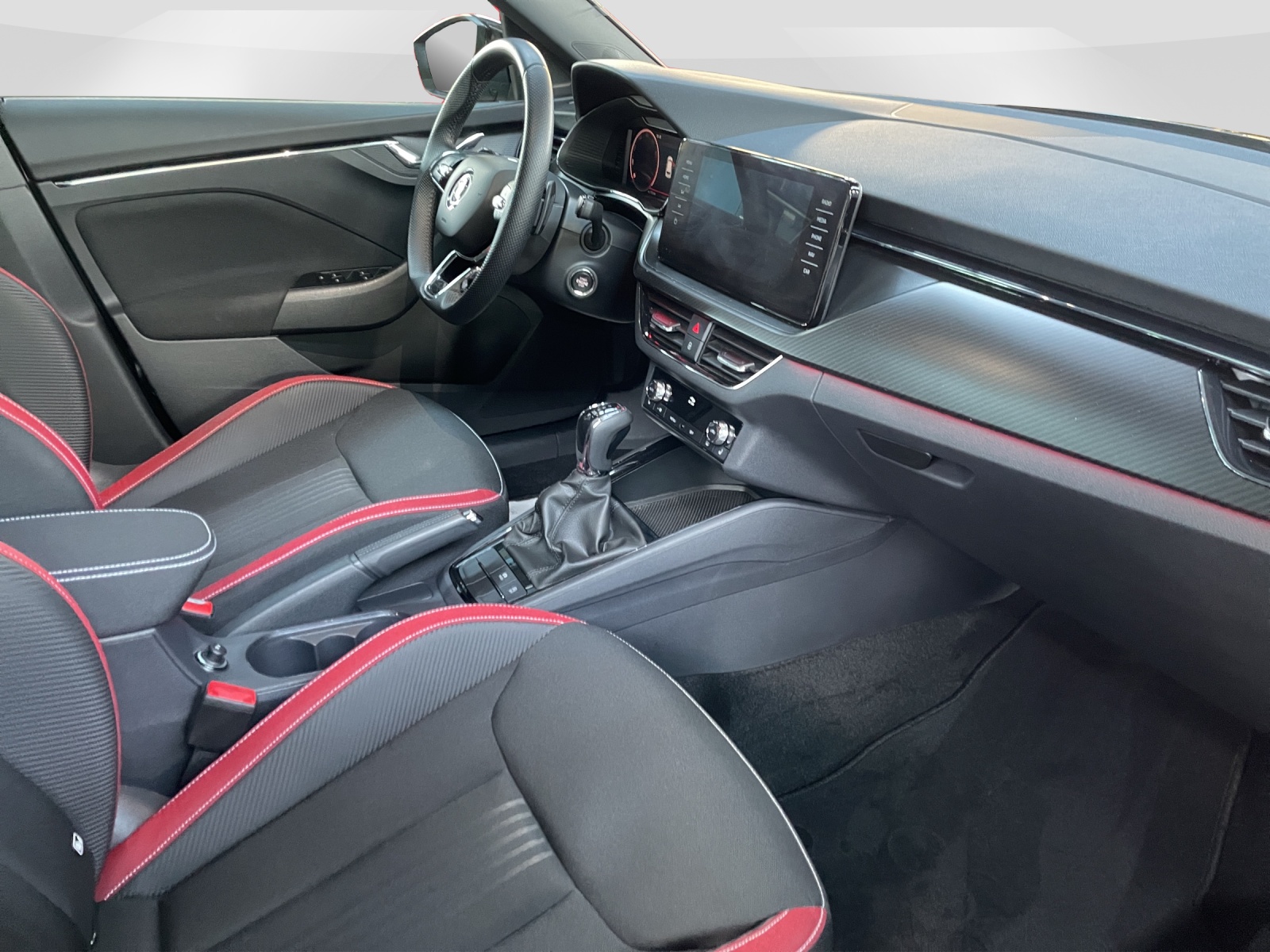 SKODA Kamiq 1.5 TSI Monte Carlo DSG-image-8