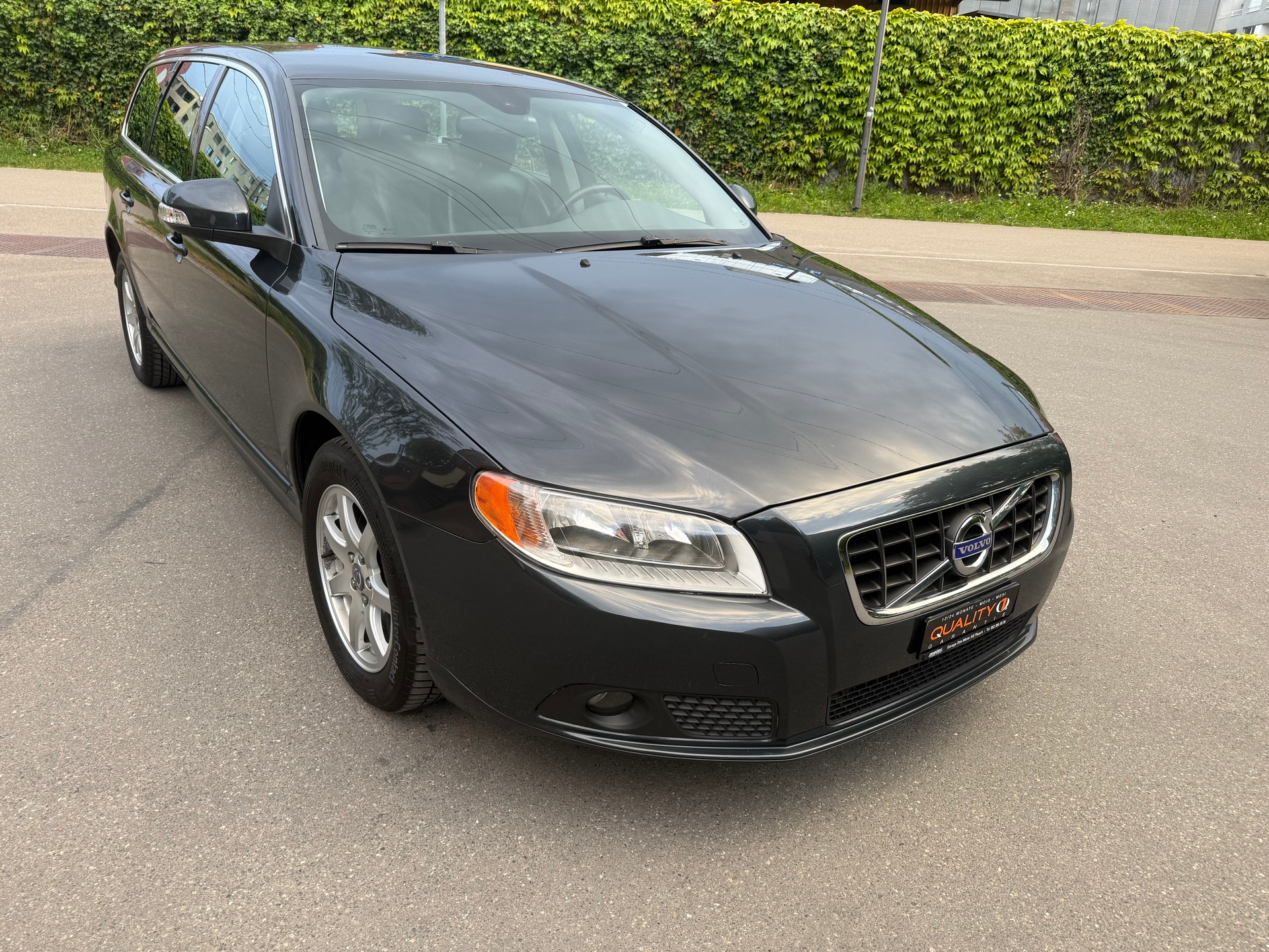 VOLVO V70 2.4D Summum Geartronic-image-4