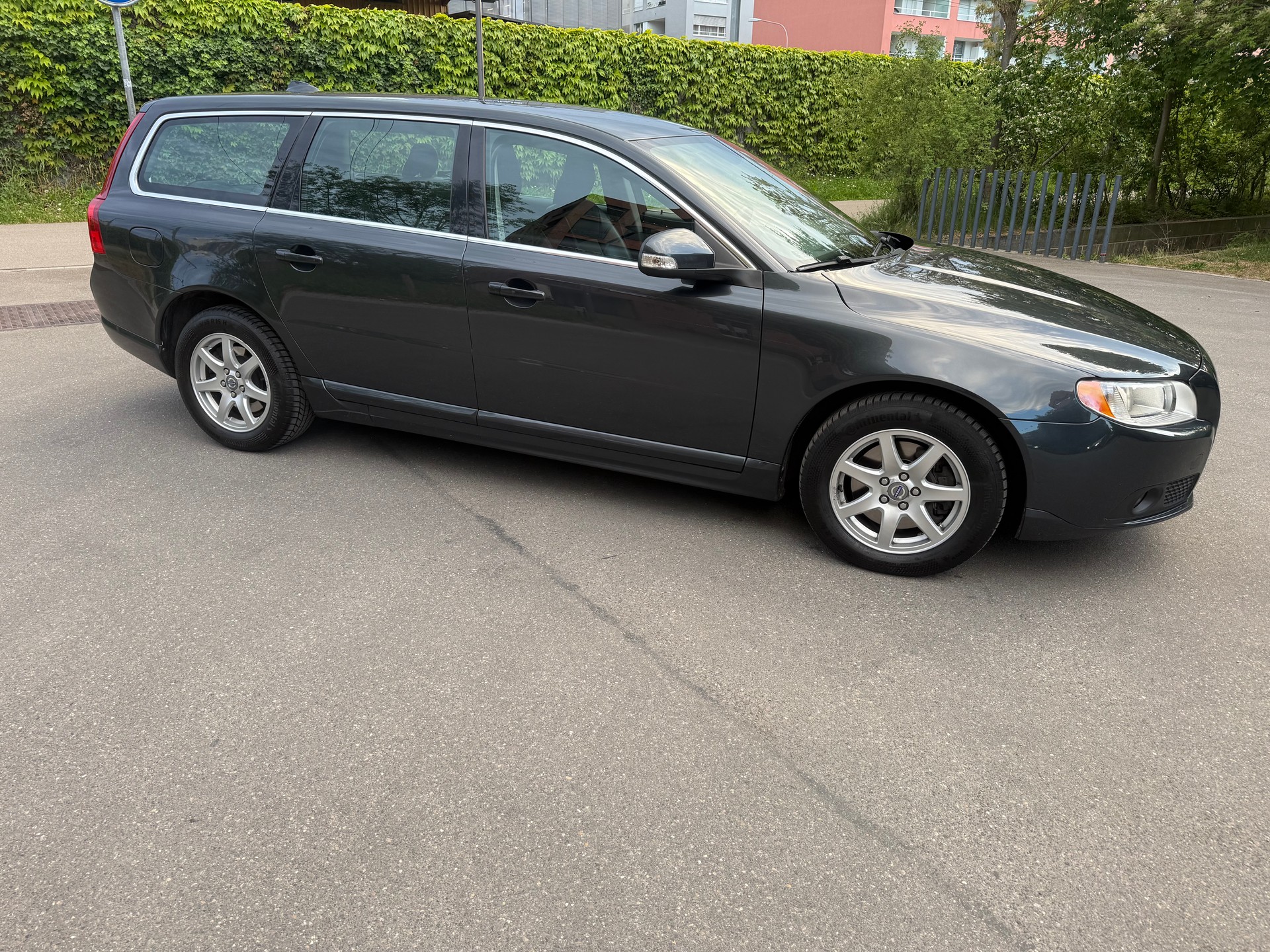 VOLVO V70 2.4D Summum Geartronic-image-6