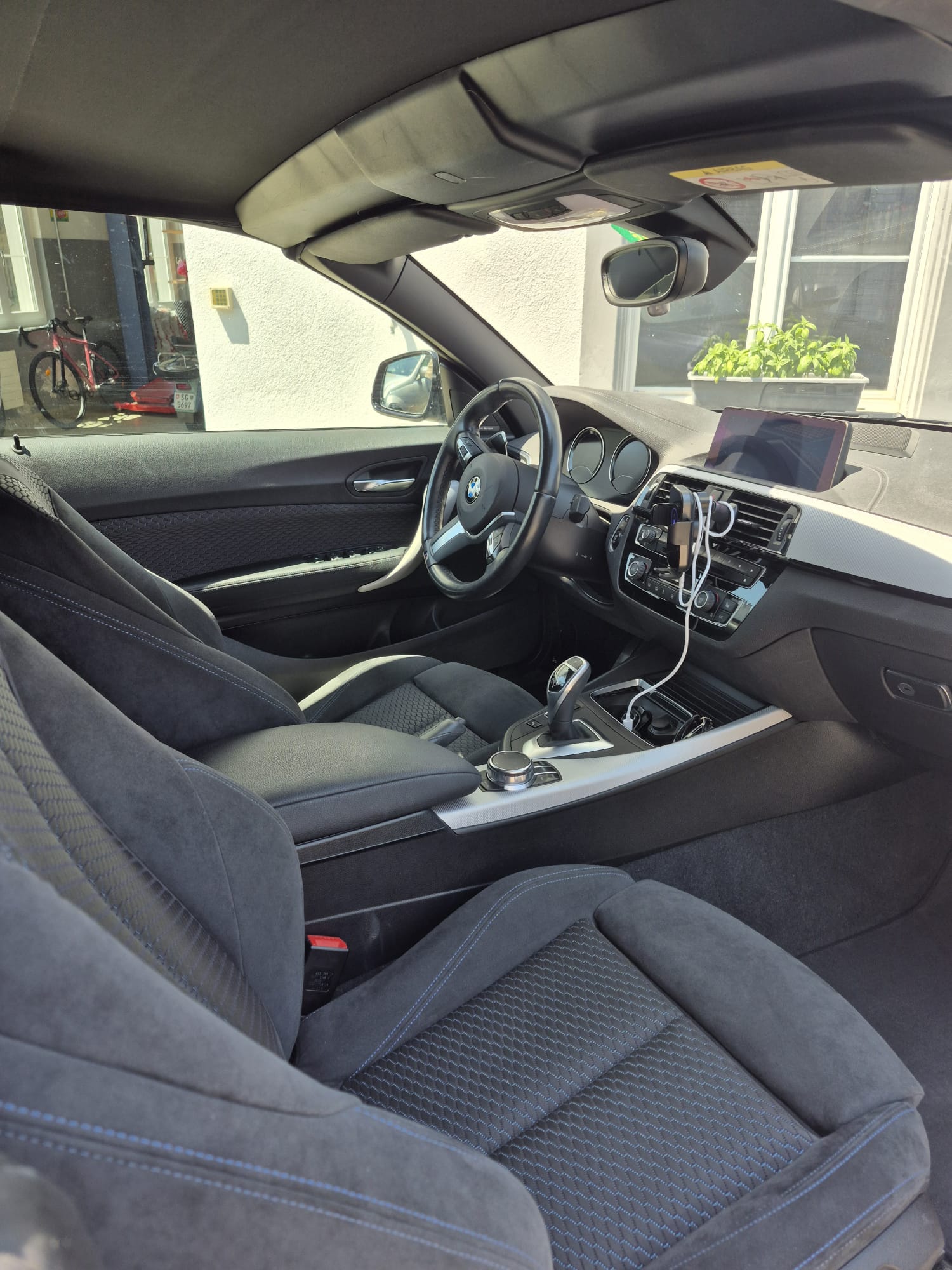 BMW M240i xDrive SAG-image-4