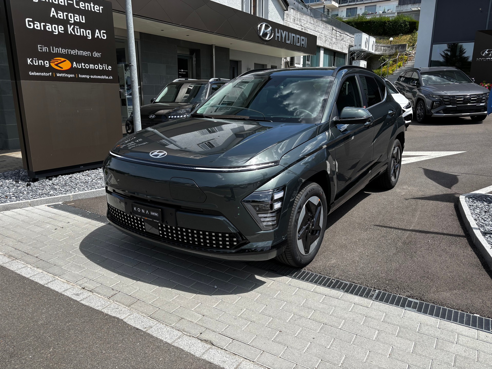 HYUNDAI Kona EV 65.4 kWh Amplia-image-1