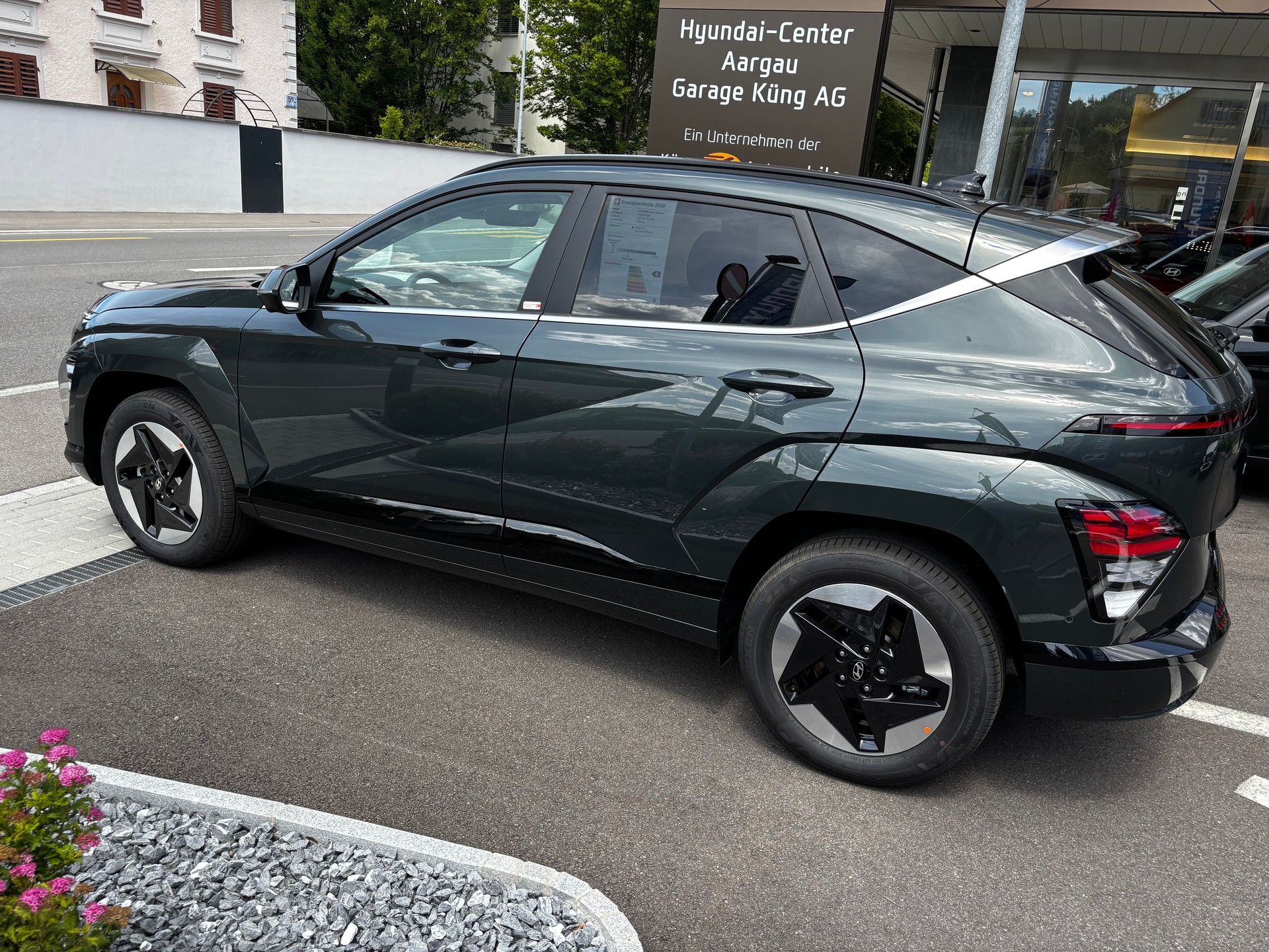 HYUNDAI Kona EV 65.4 kWh Amplia-image-10