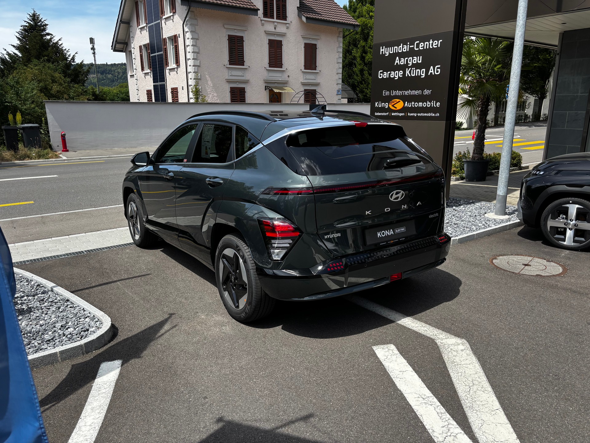 HYUNDAI Kona EV 65.4 kWh Amplia-image-8