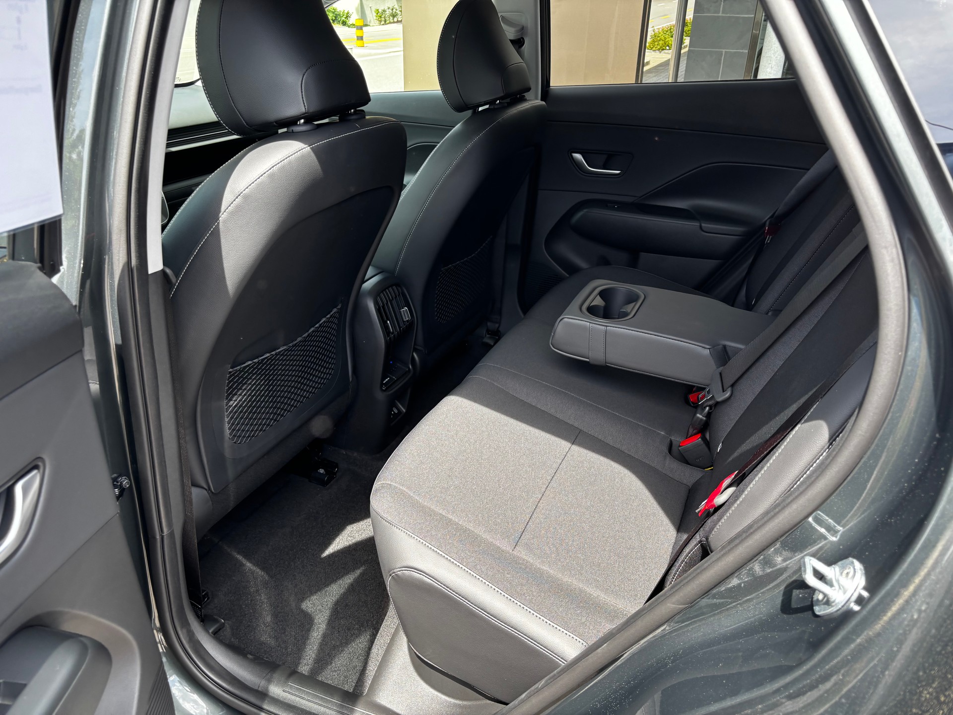 HYUNDAI Kona EV 65.4 kWh Amplia-image-14