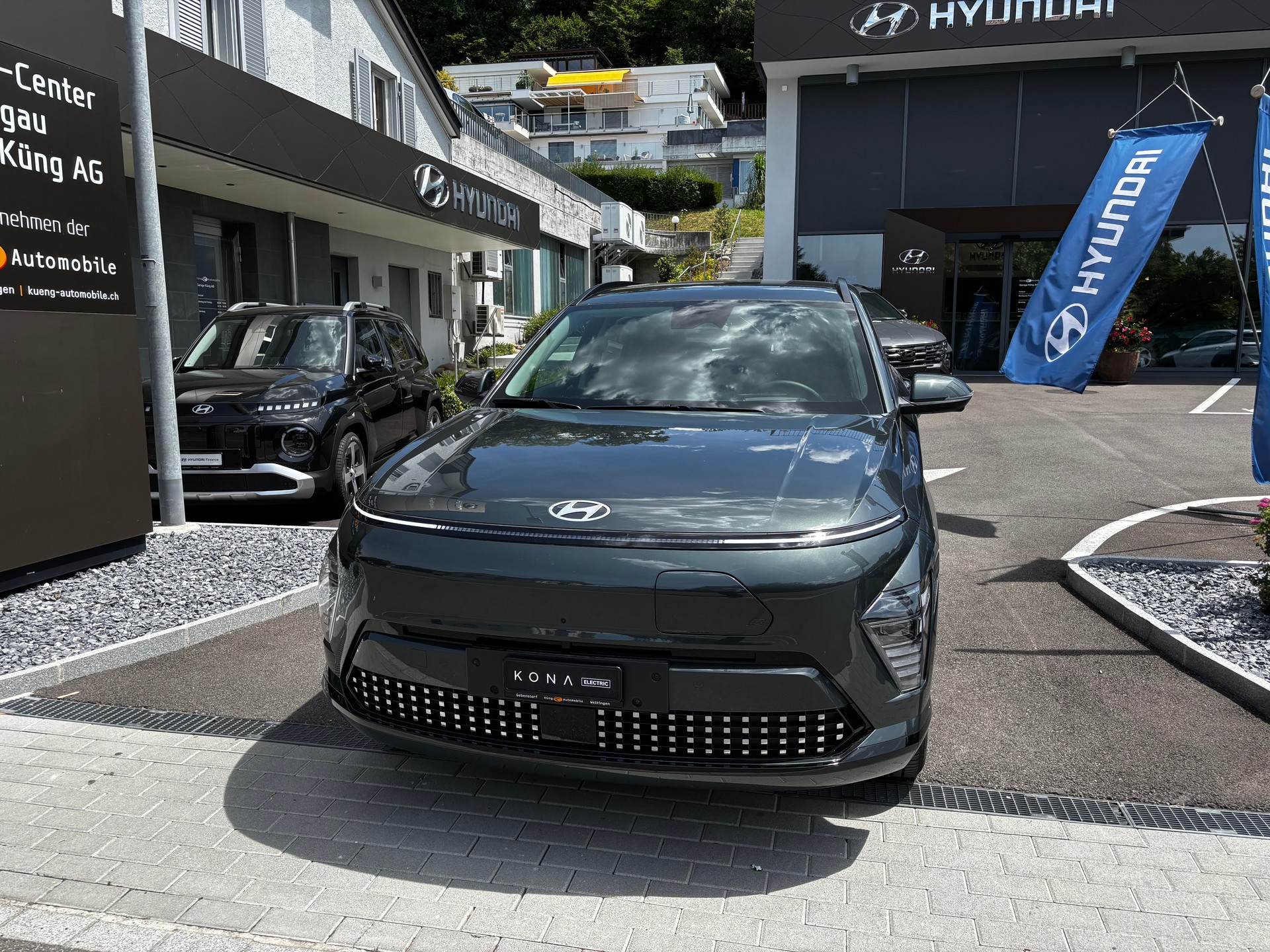 HYUNDAI Kona EV 65.4 kWh Amplia-image-2