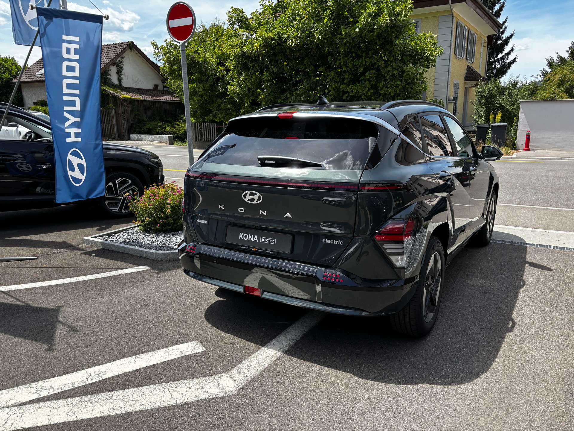 HYUNDAI Kona EV 65.4 kWh Amplia-image-6