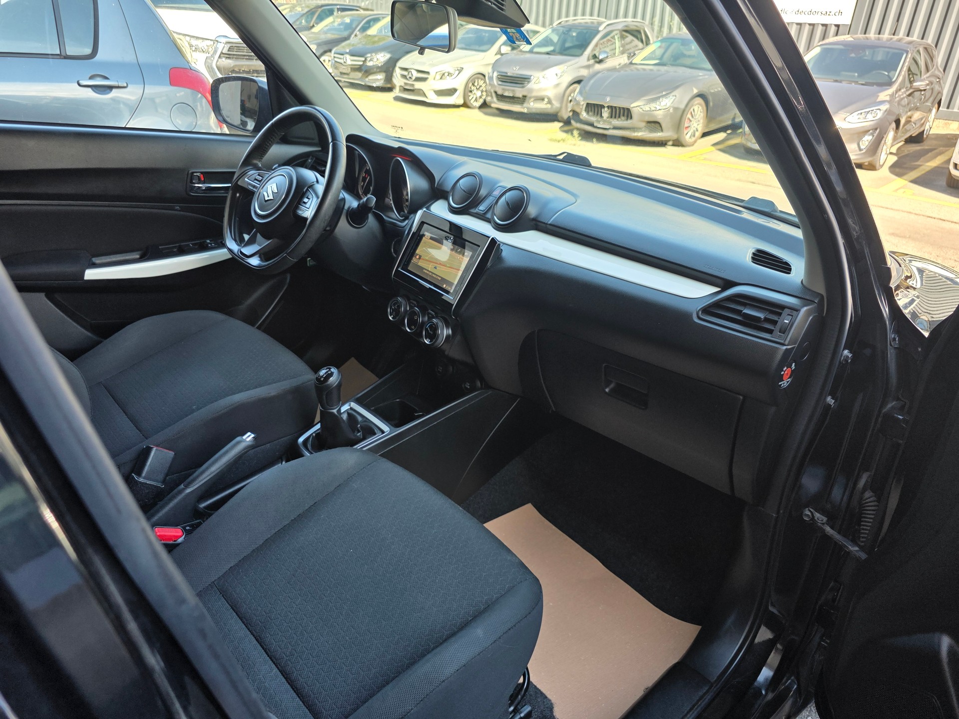 SUZUKI Swift 1.2i 16V SHVS Compact Top Hybrid Allgrip 4x4-image-6