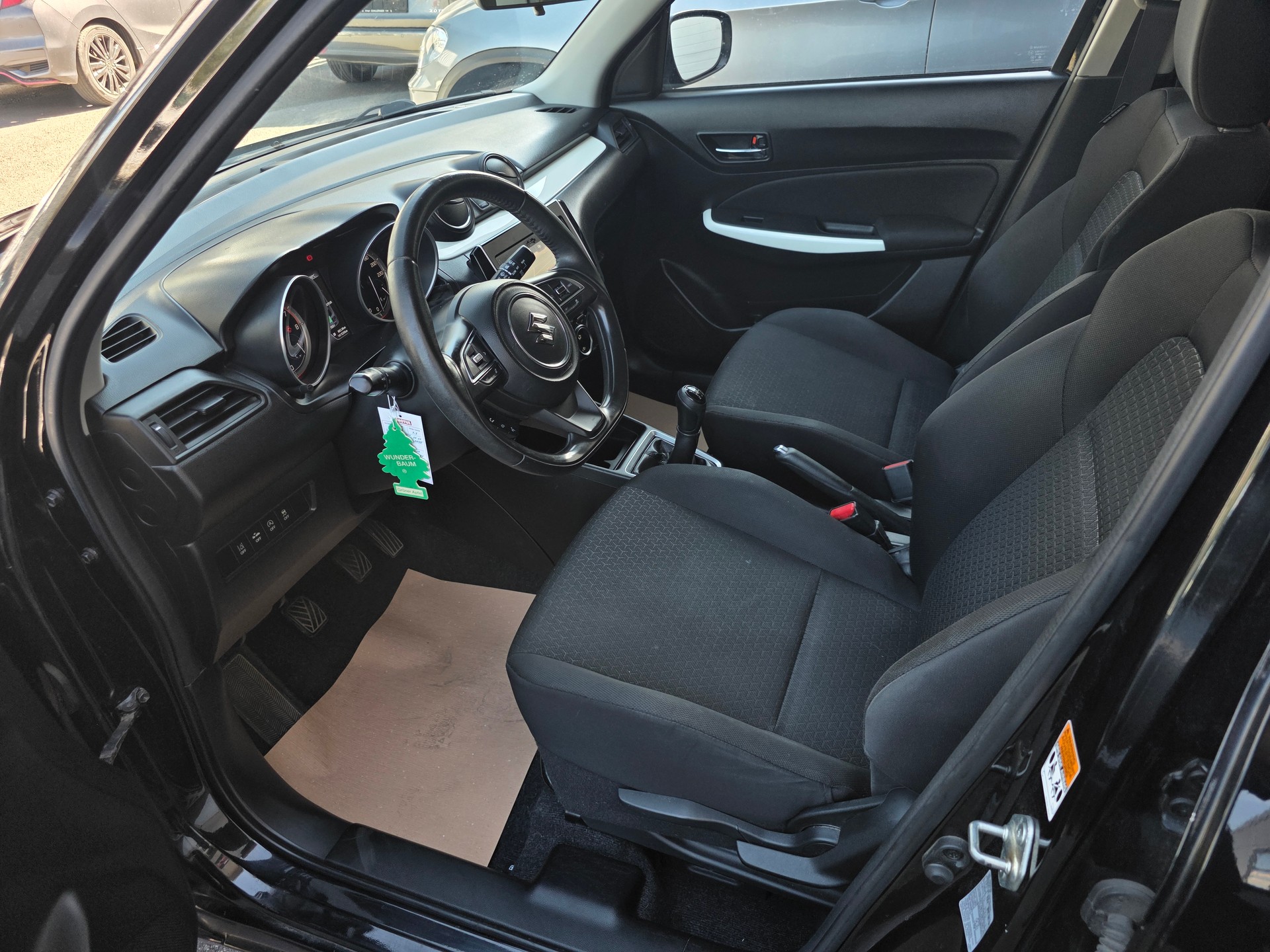 SUZUKI Swift 1.2i 16V SHVS Compact Top Hybrid Allgrip 4x4-image-5