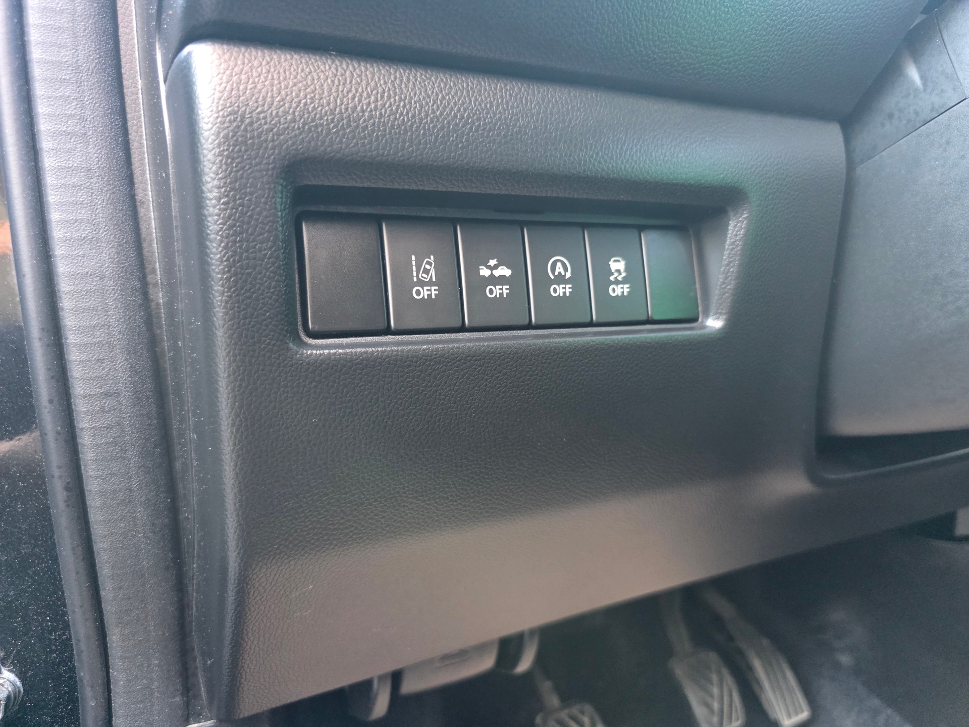 SUZUKI Swift 1.2i 16V SHVS Compact Top Hybrid Allgrip 4x4-image-10
