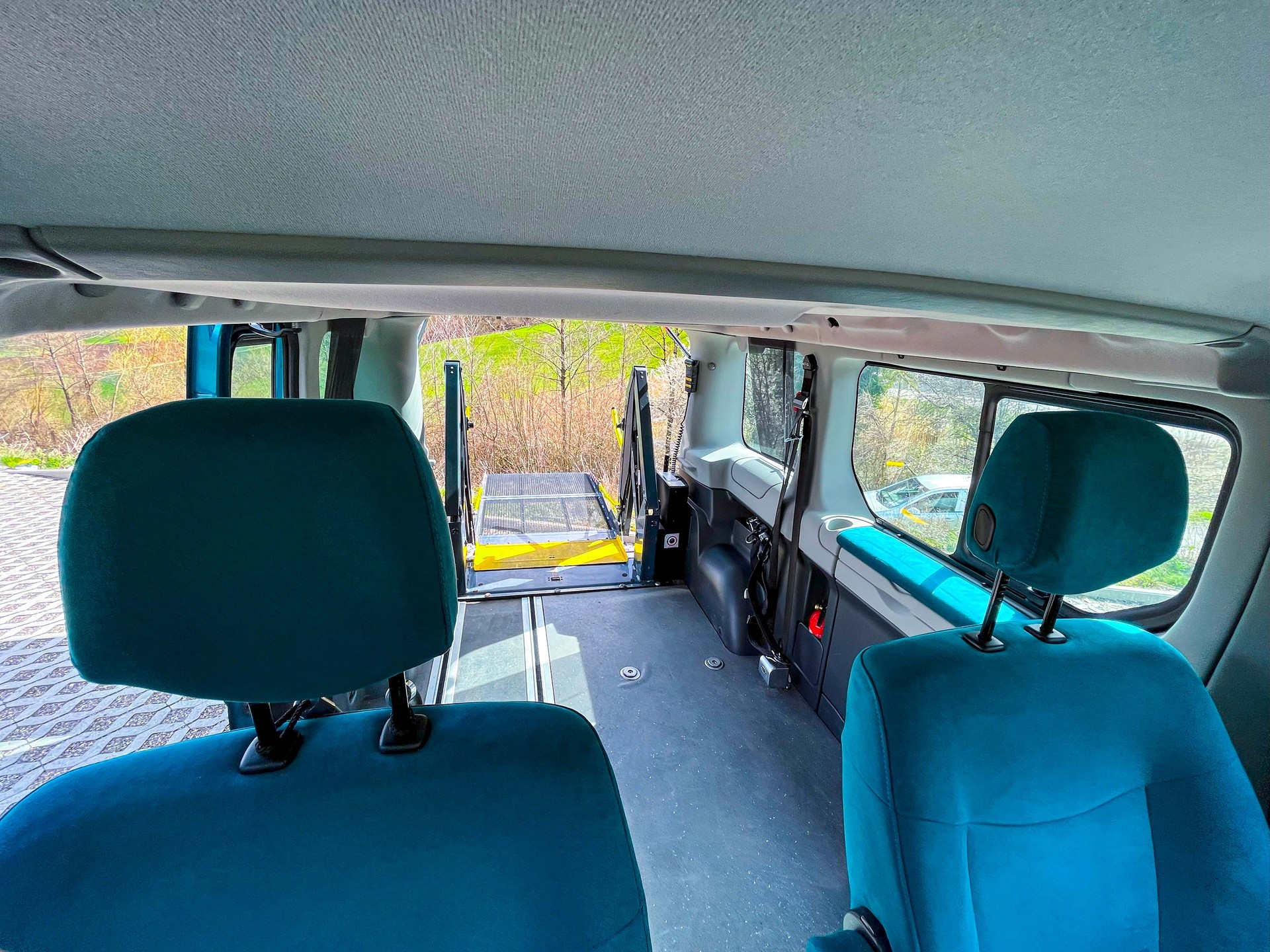 RENAULT TRAFIC-image-3