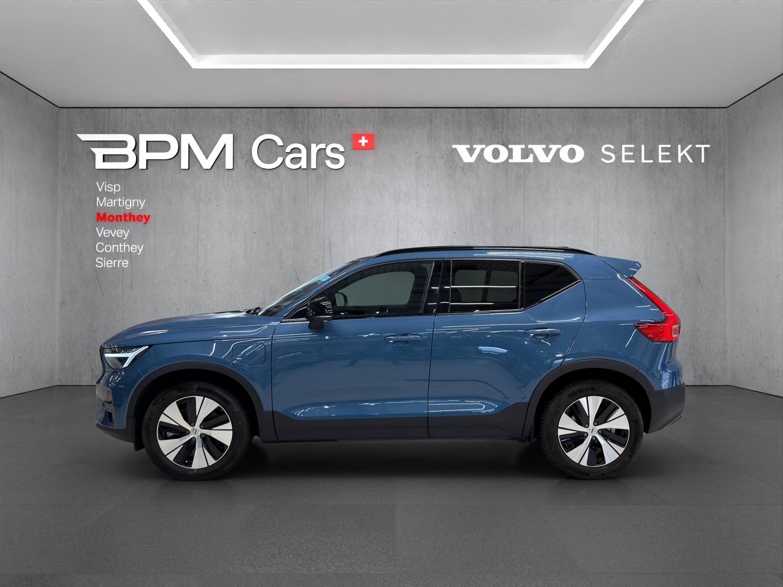 VOLVO XC40 T4 PHEV Plus Dark DCT-image-6