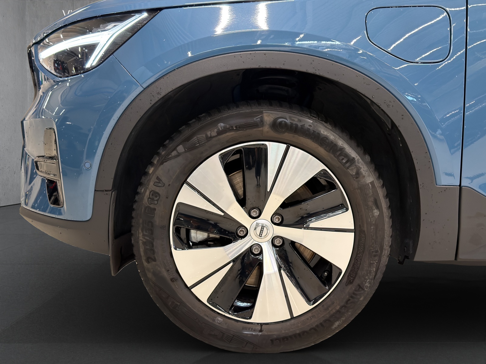 VOLVO XC40 T4 PHEV Plus Dark DCT-image-7