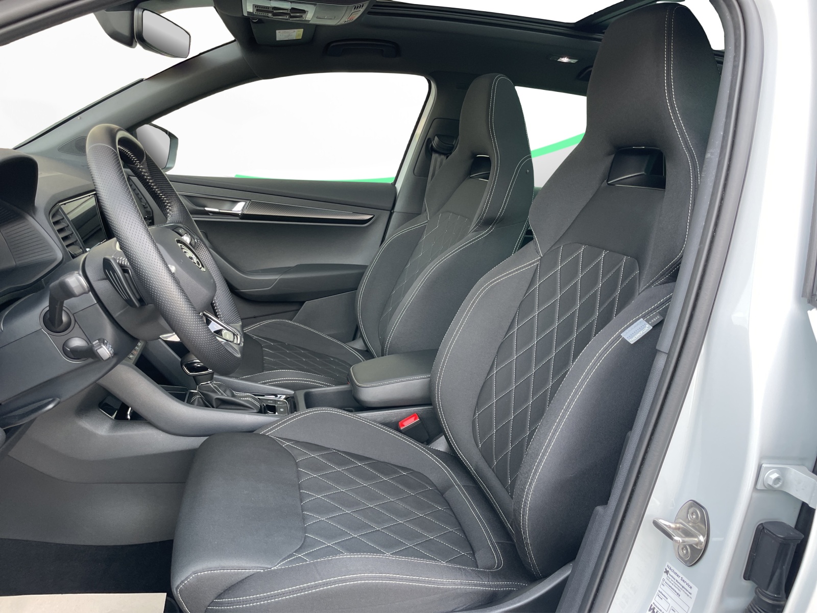 SKODA Karoq 2.0 TSI SportLine 4x4 DSG-image-6
