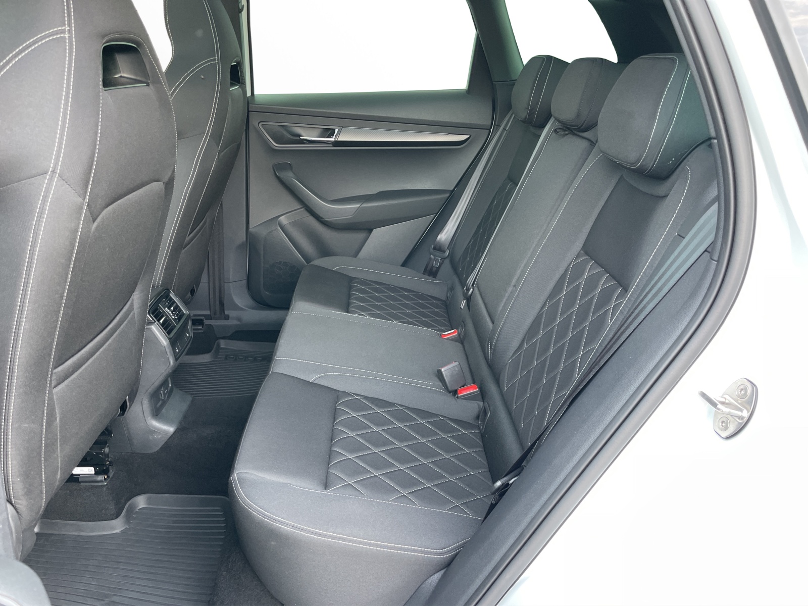 SKODA Karoq 2.0 TSI SportLine 4x4 DSG-image-14