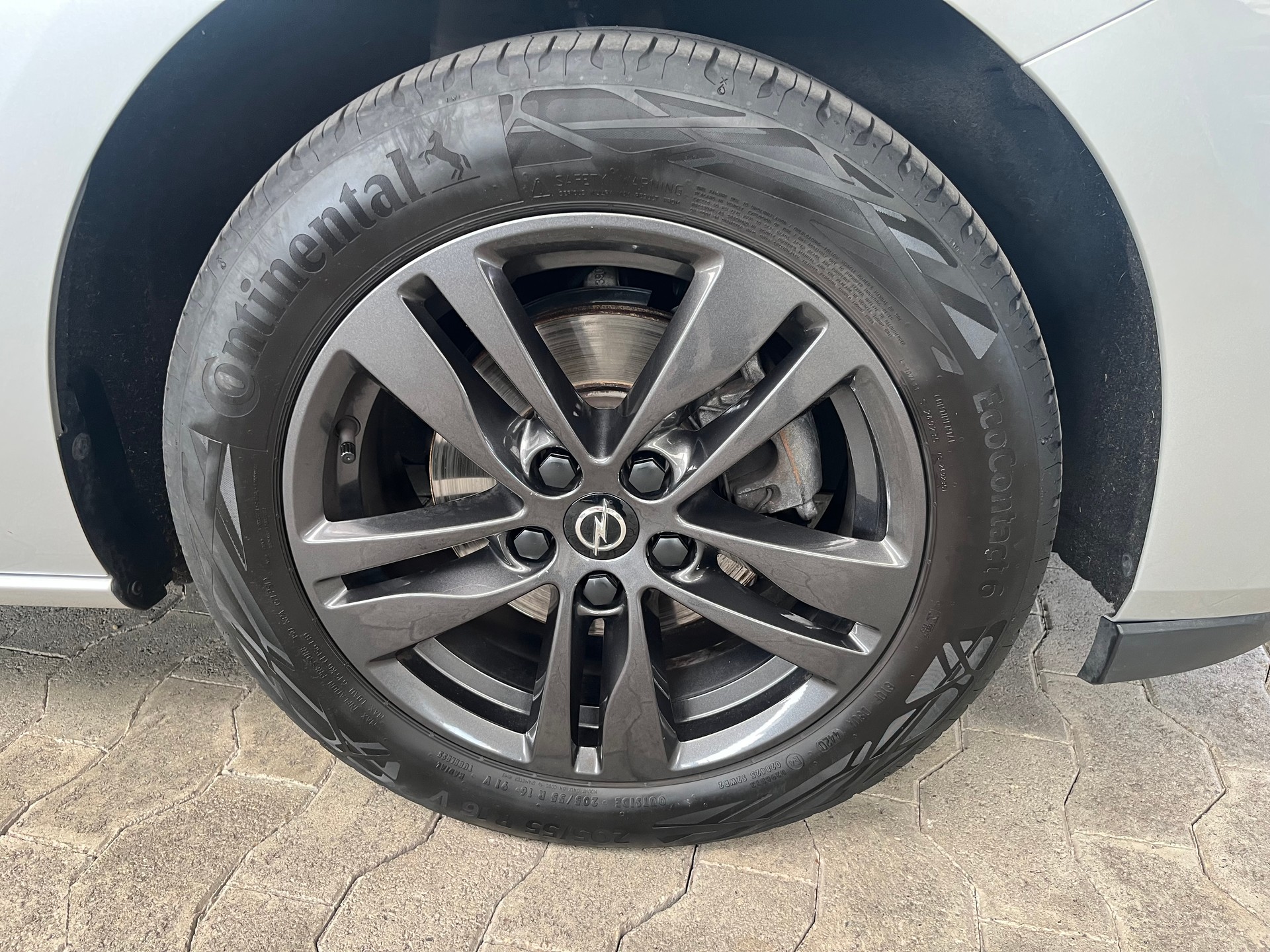 OPEL Astra Sports Tourer 1.2i Turbo Edition-image-11
