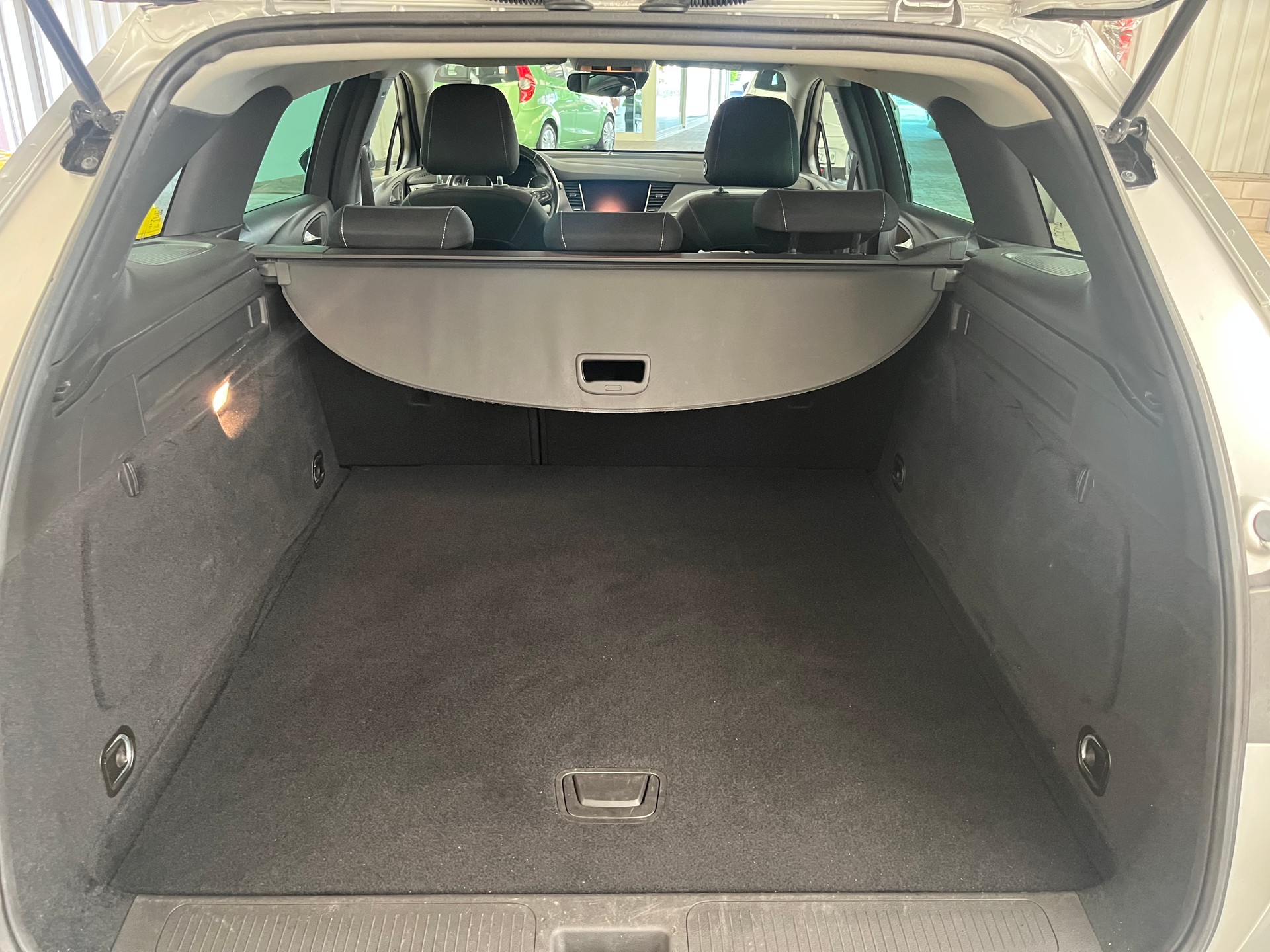 OPEL Astra Sports Tourer 1.2i Turbo Edition-image-8