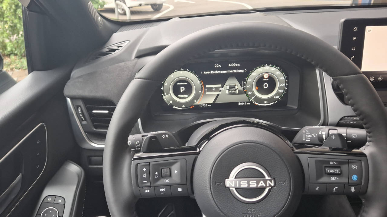 NISSAN Qashqai 1.3 DIG-T Tekna+ 4x4-image-10