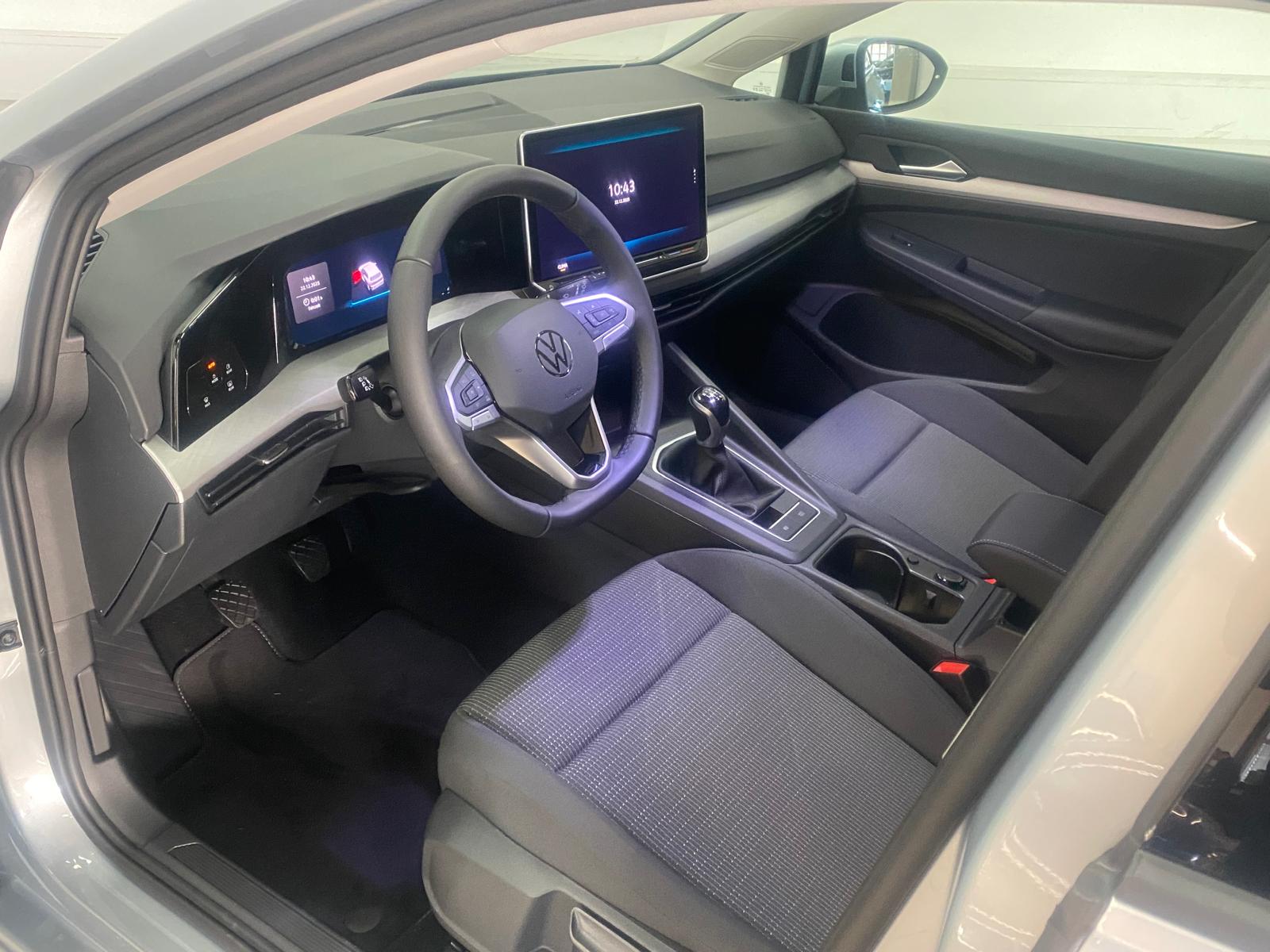 VW Golf 1.5 TSI Basis-image-6