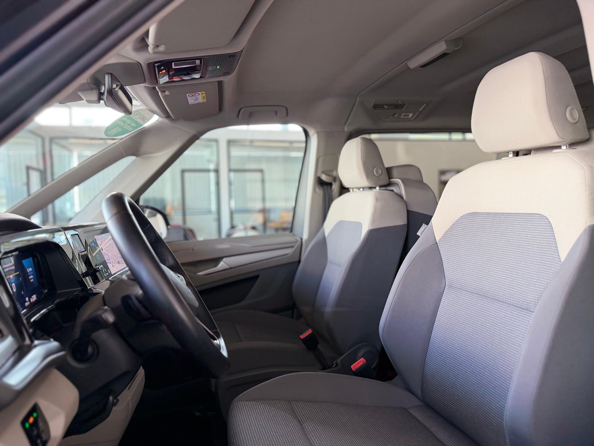 VW Multivan 2.0 TDI DSG-image-15