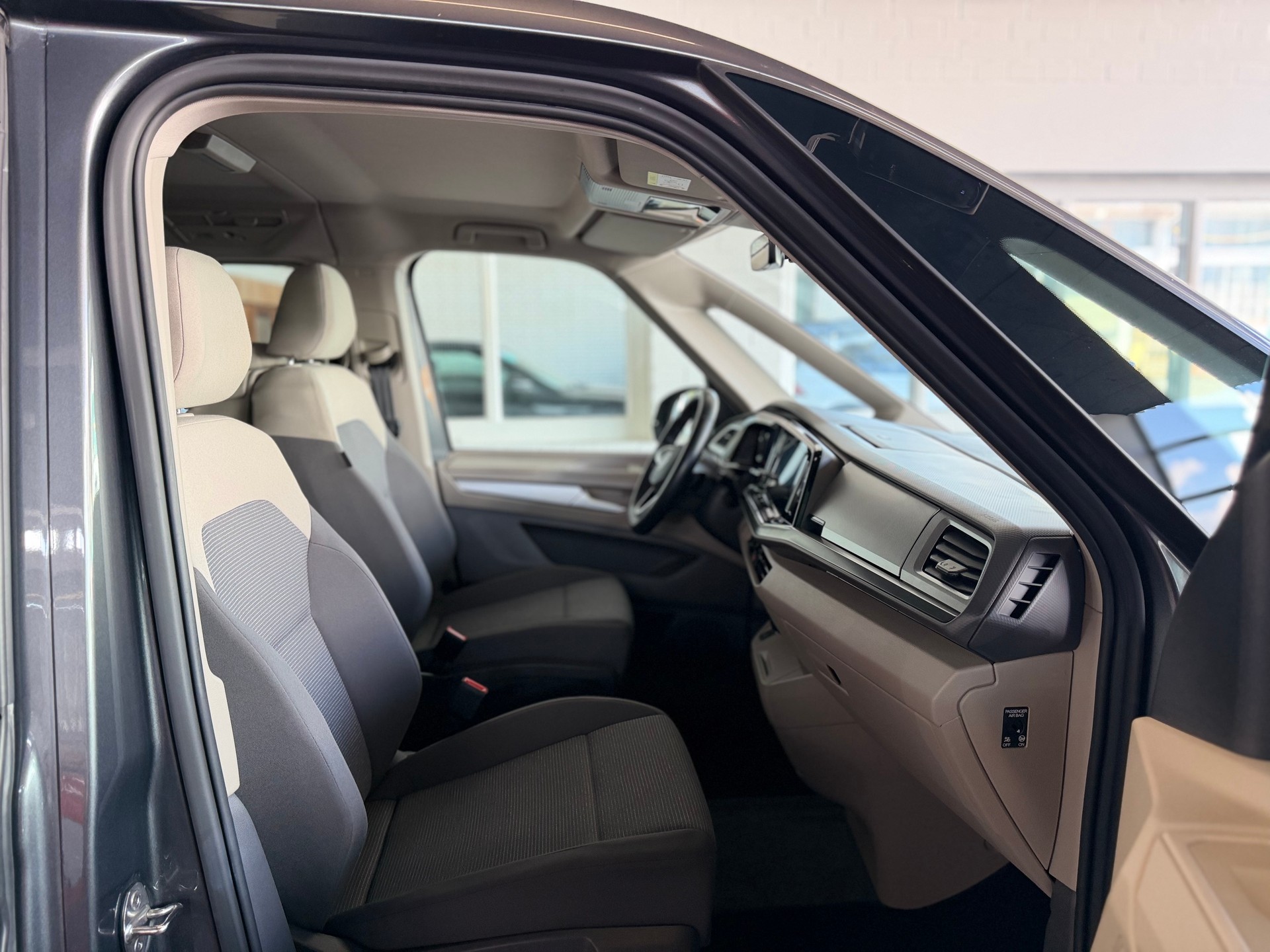 VW Multivan 2.0 TDI DSG-image-8