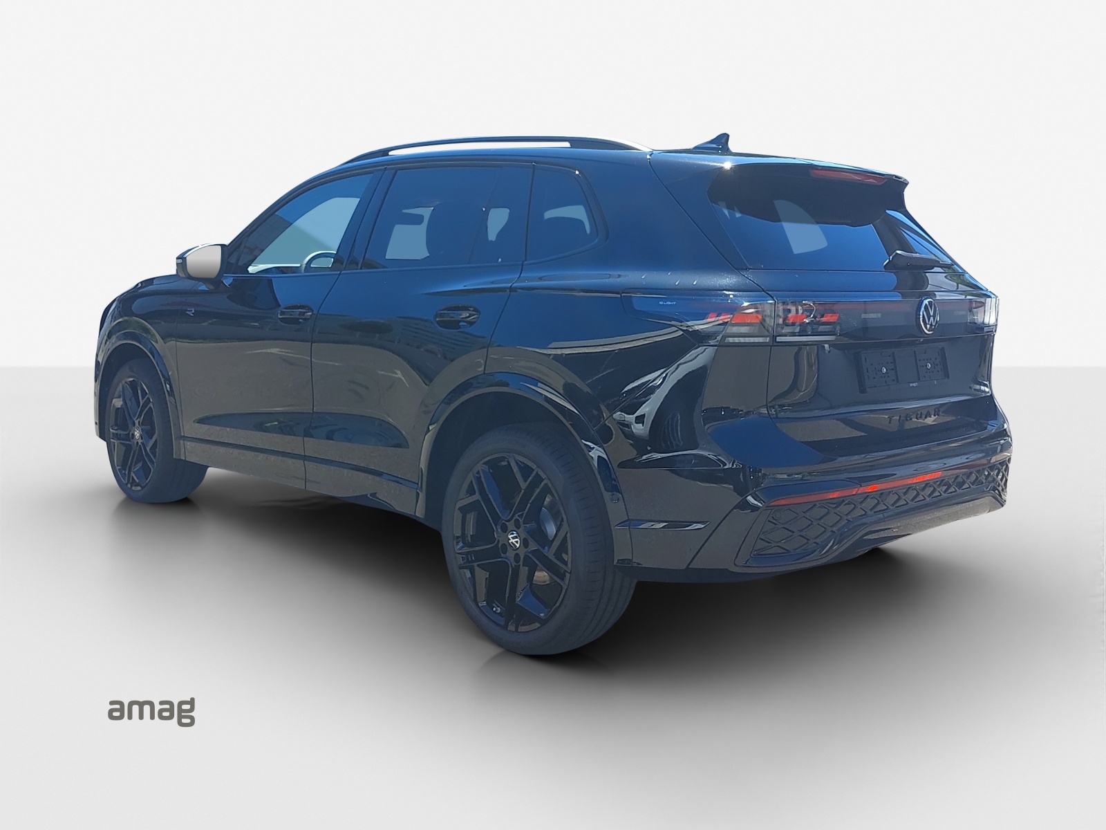 VW Tiguan 2.0 TSI DSG R-Line 4Motion-image-1