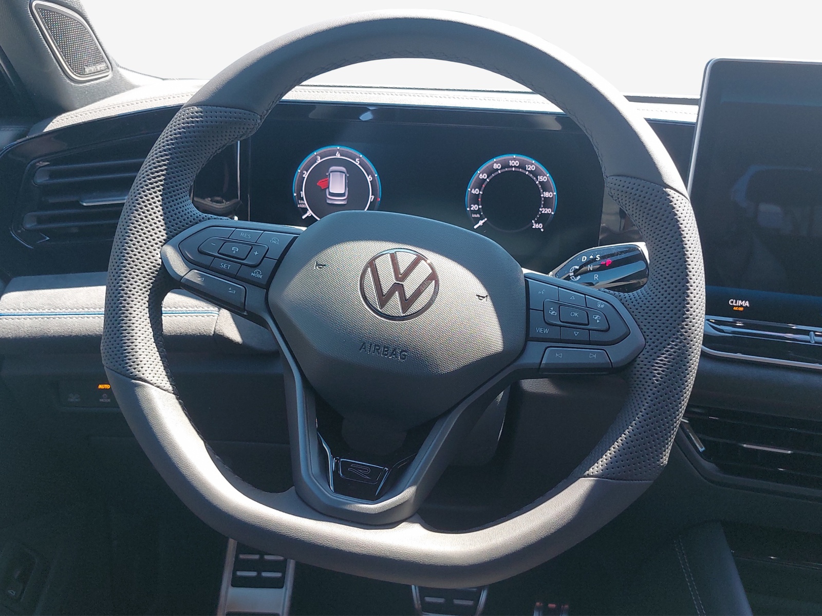 VW Tiguan 2.0 TSI DSG R-Line 4Motion-image-9