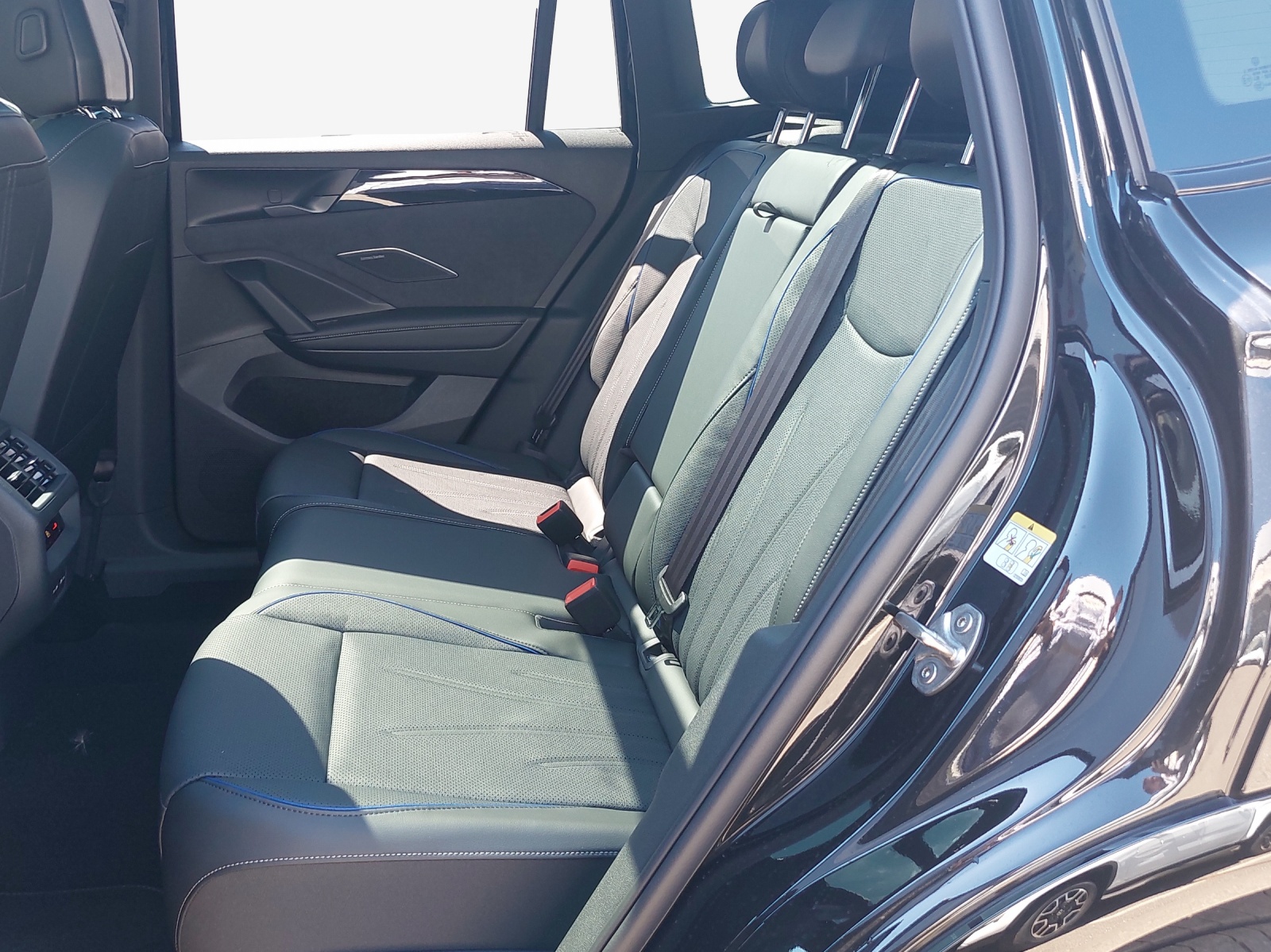 VW Tiguan 2.0 TSI DSG R-Line 4Motion-image-11